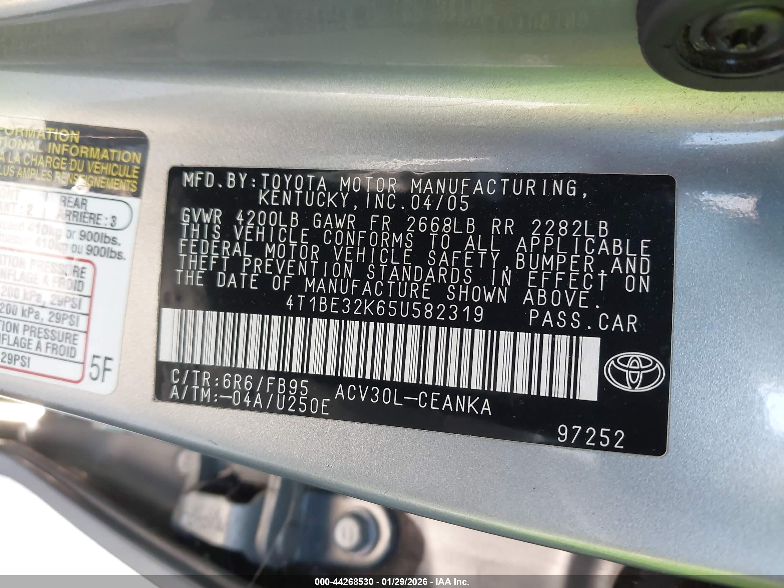 TOYOTA CAMRY image 9