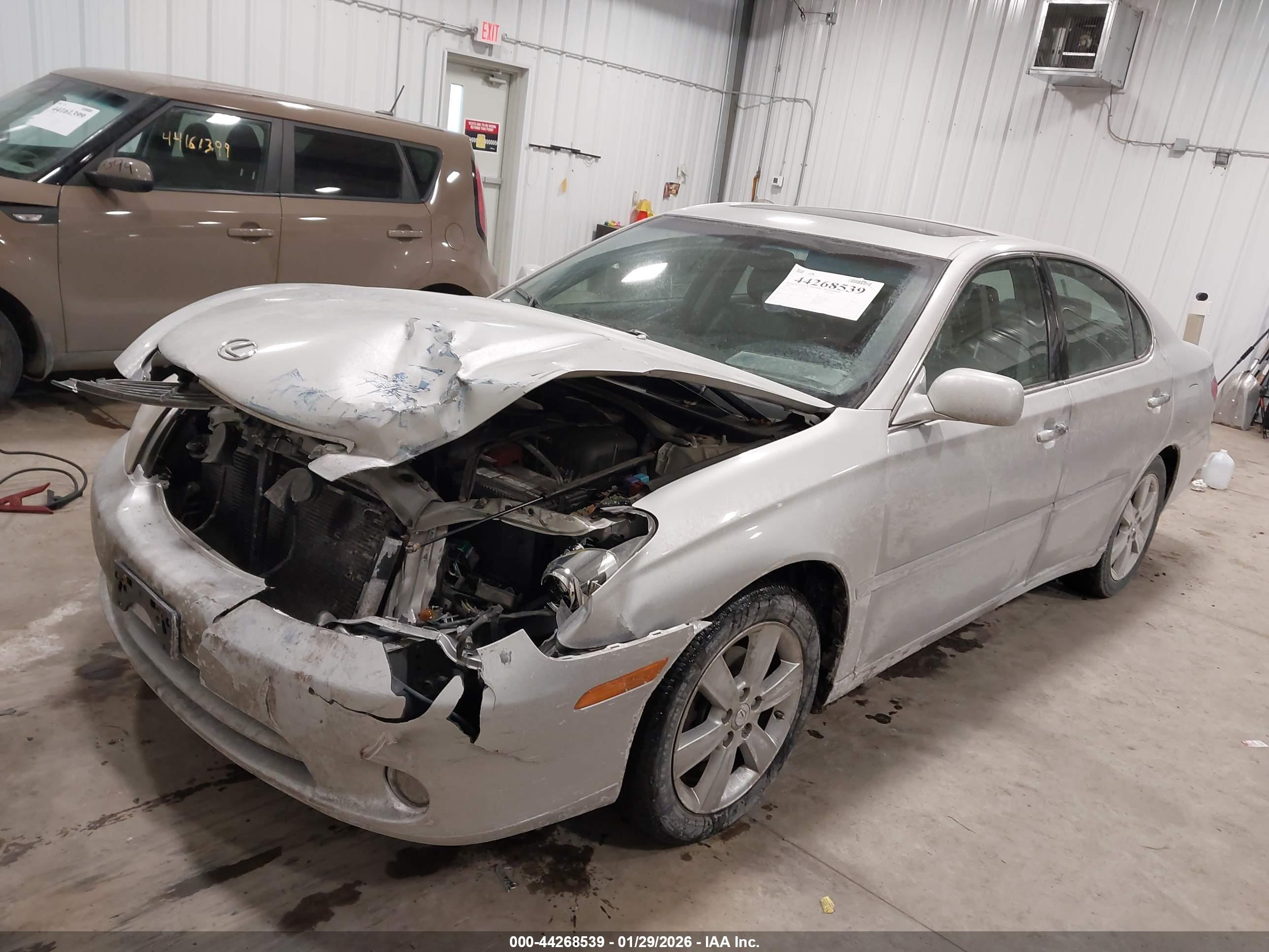 LEXUS ES image 2