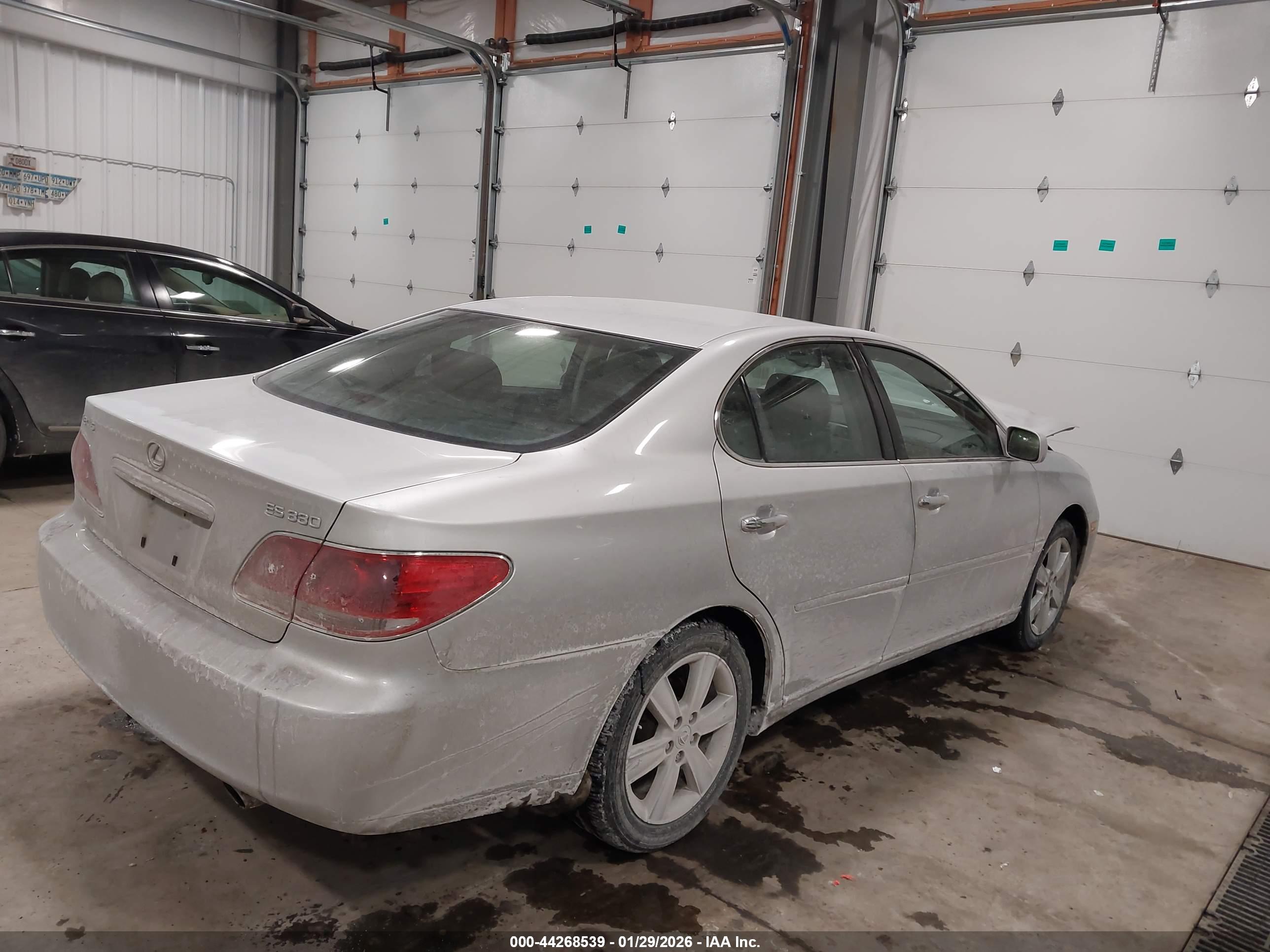 LEXUS ES image 4