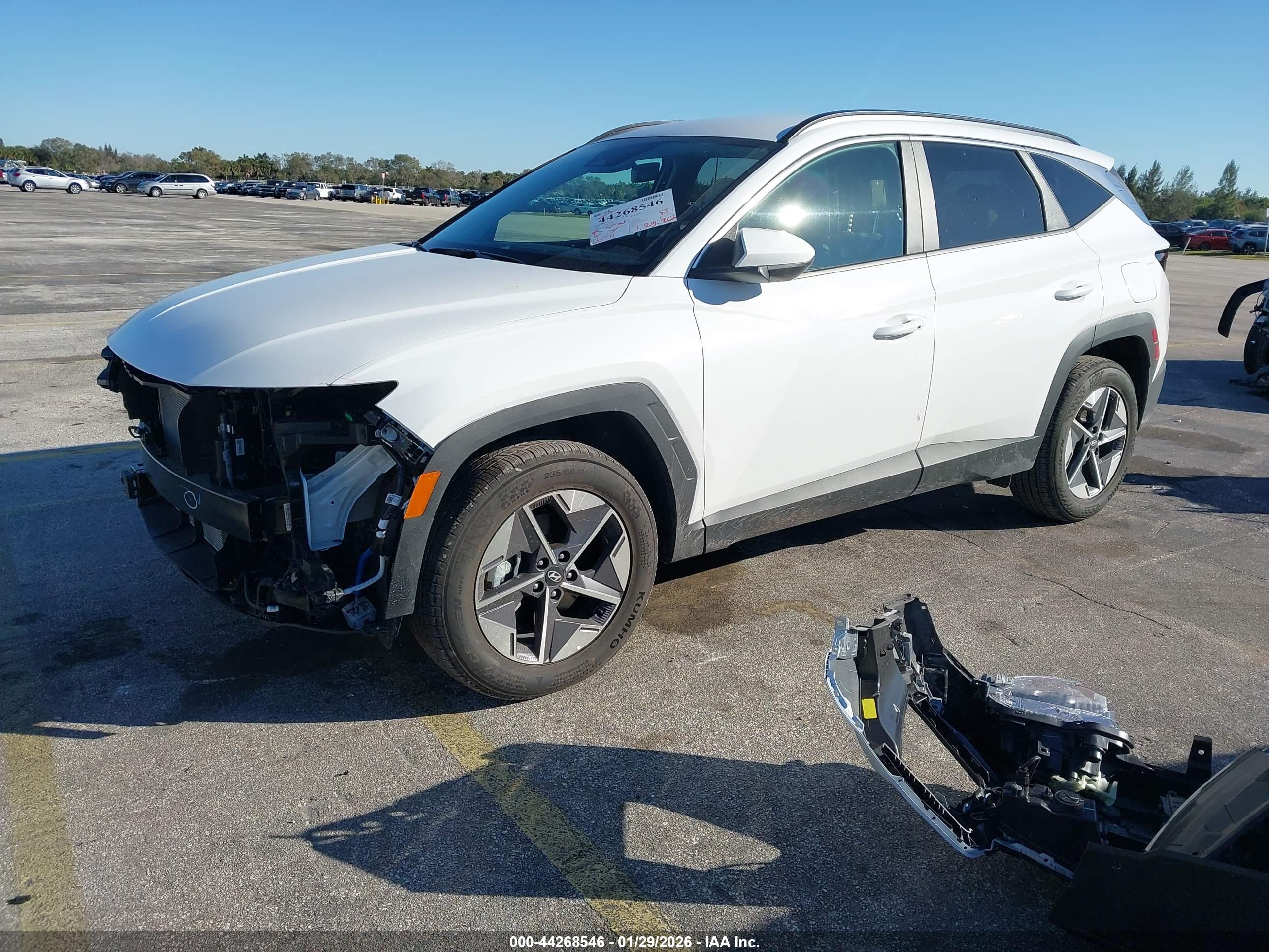 HYUNDAI TUCSON image 2