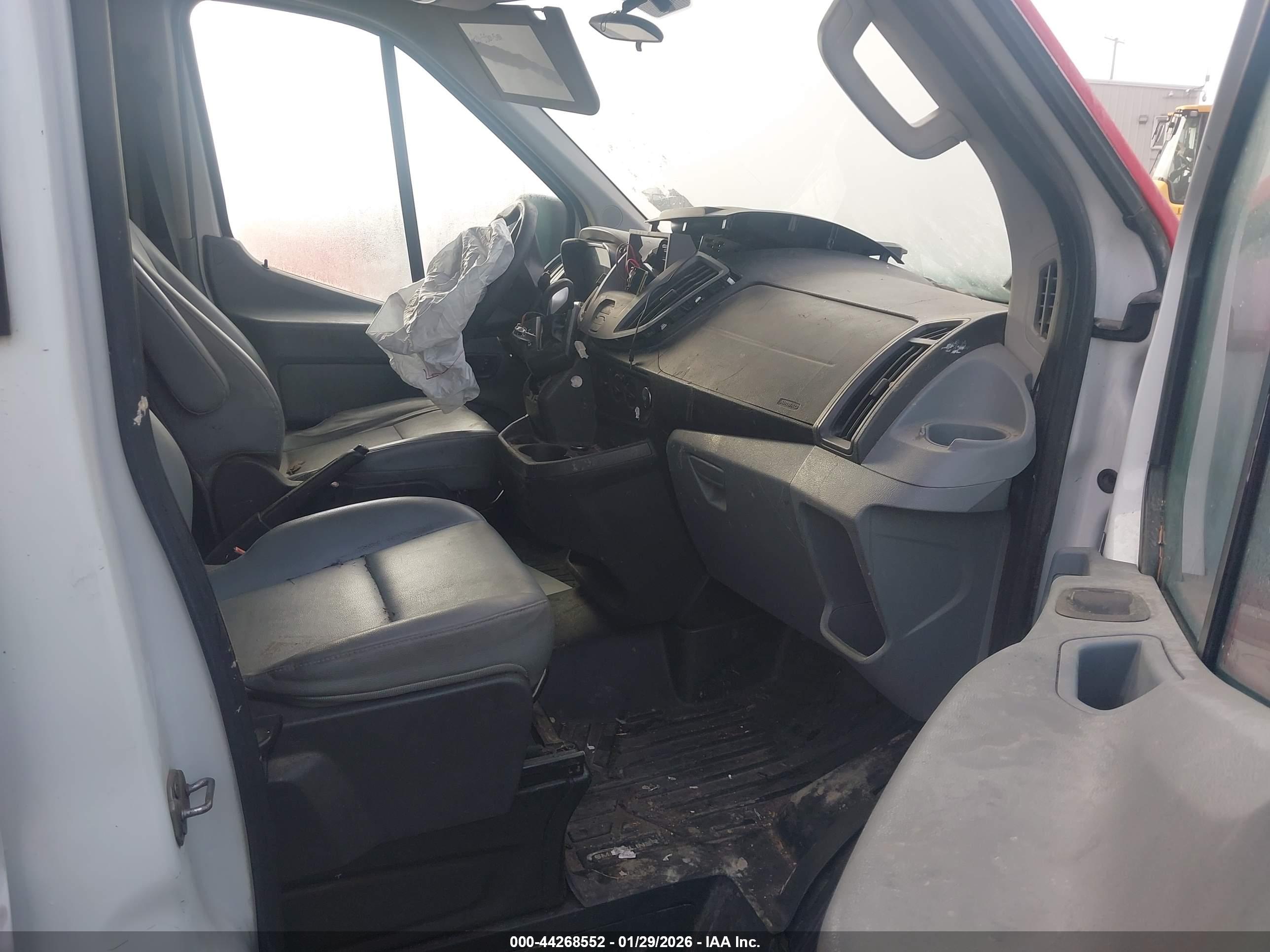 FORD TRANSIT-150 image 5