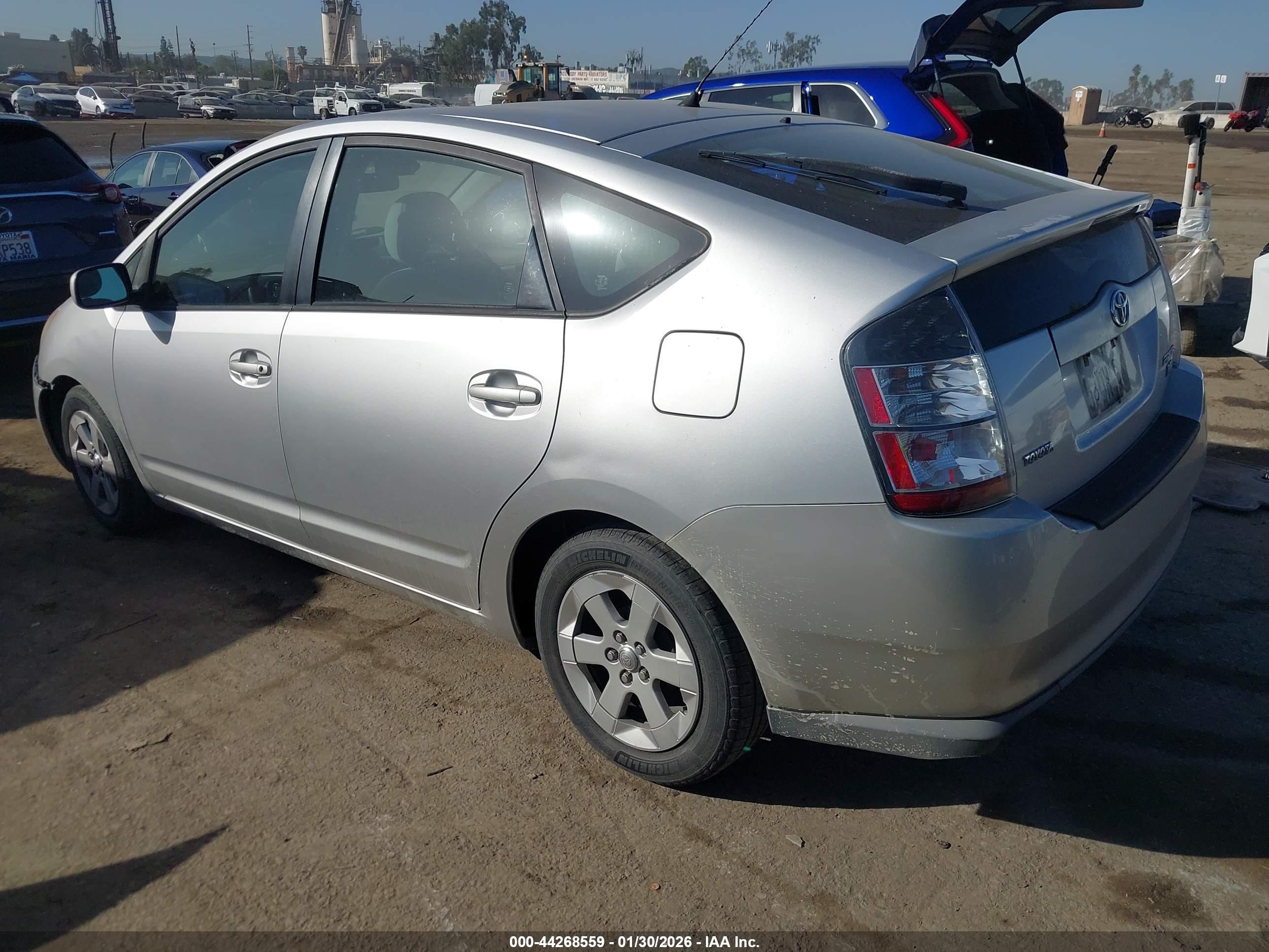 TOYOTA PRIUS image 3