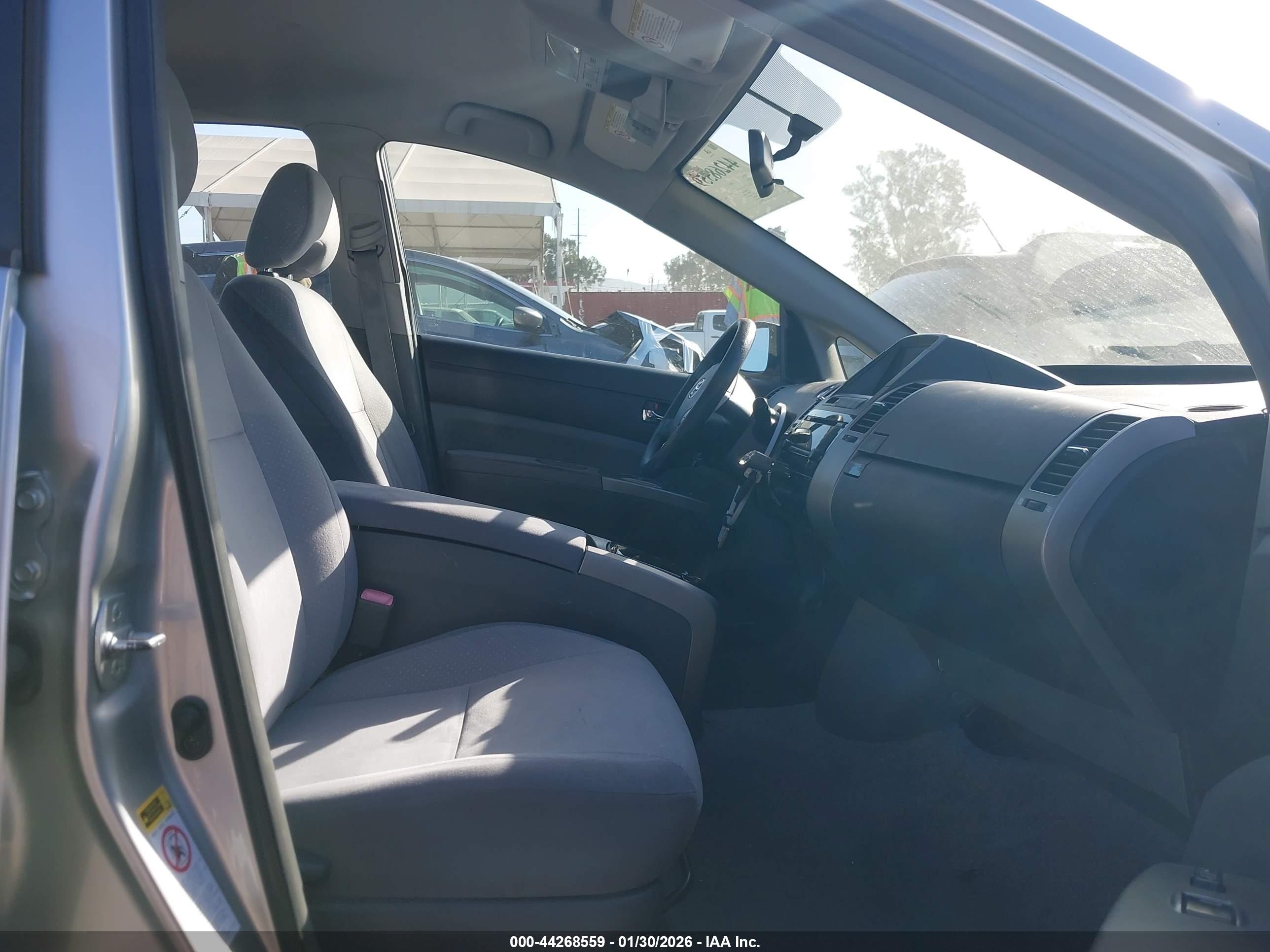 TOYOTA PRIUS image 5