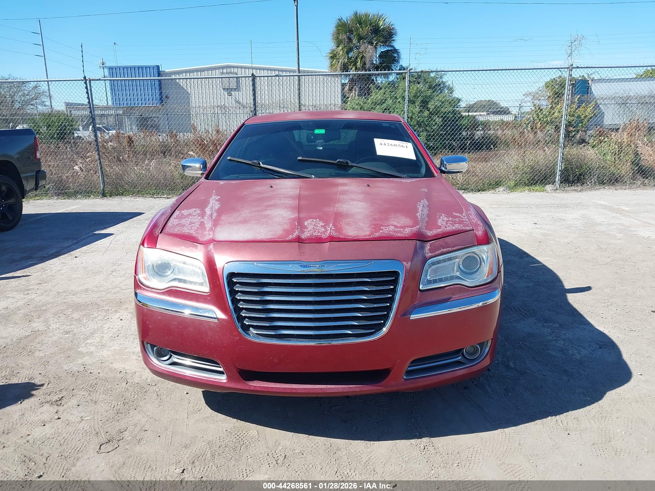 CHRYSLER 300 image 6
