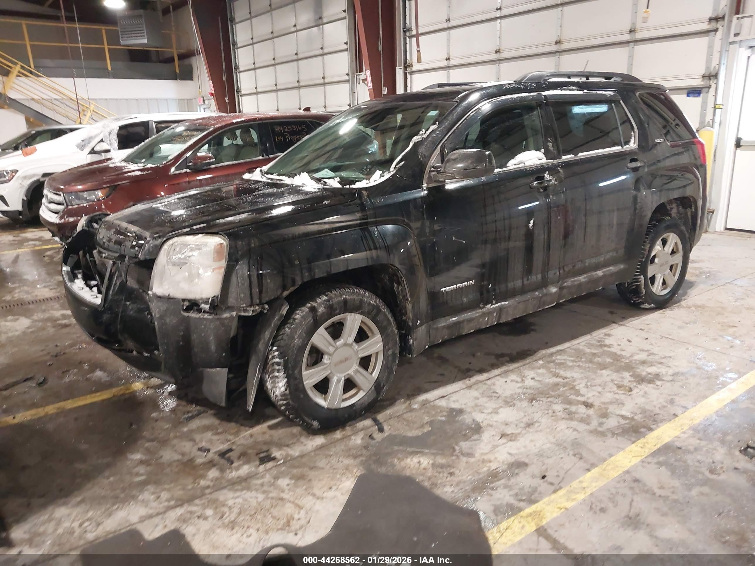 GMC TERRAIN image 2