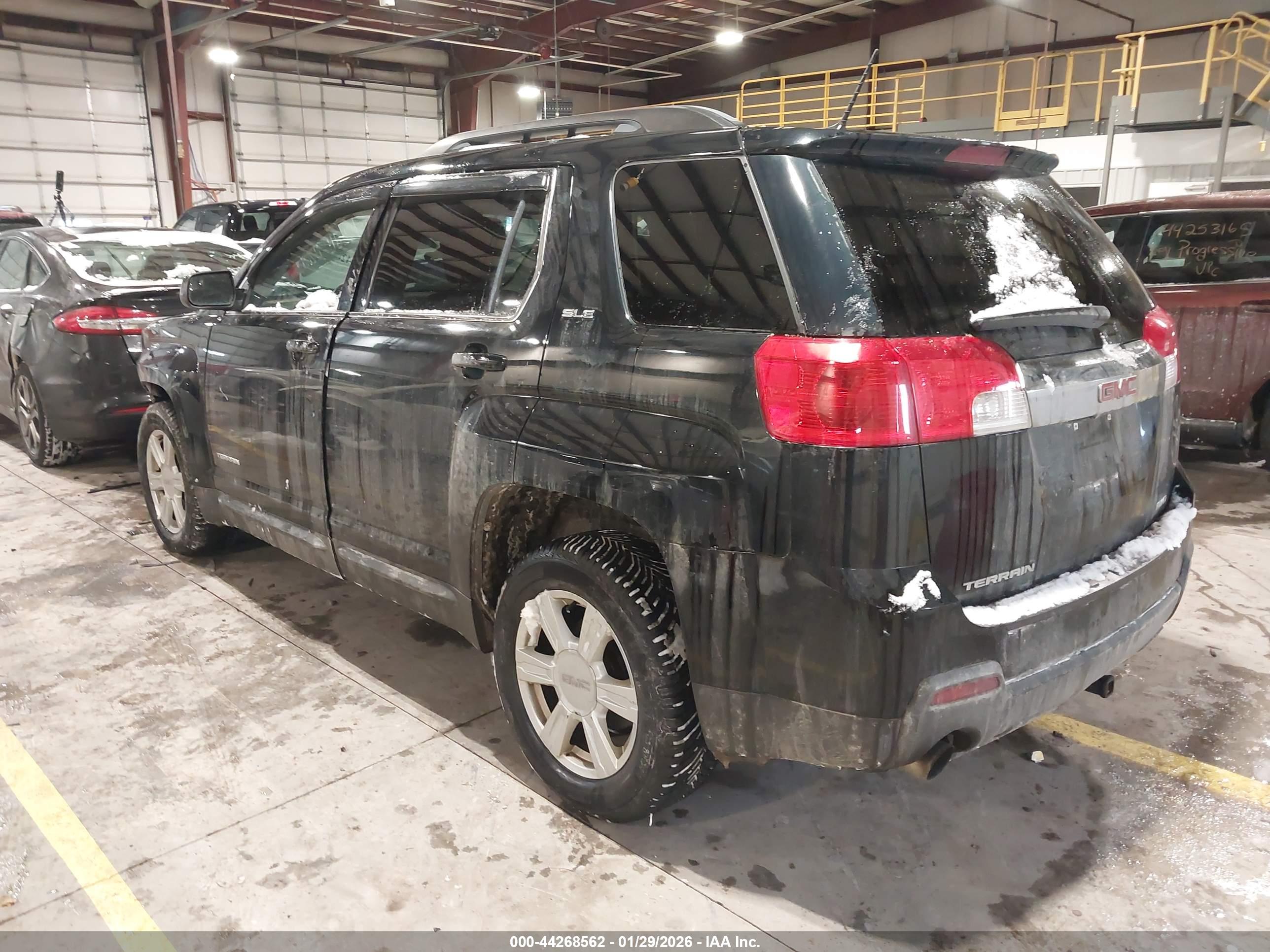 GMC TERRAIN image 3