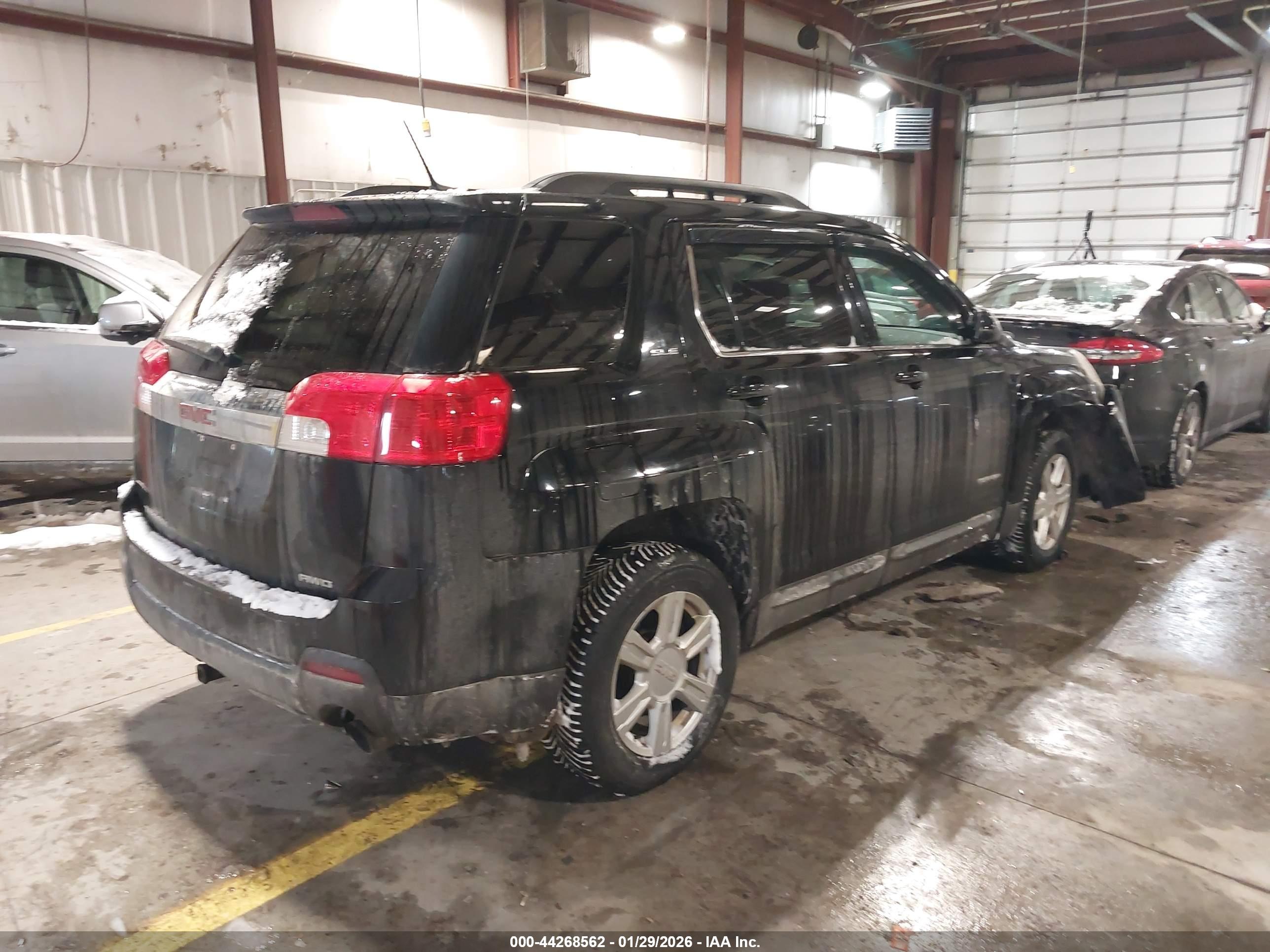 GMC TERRAIN image 4