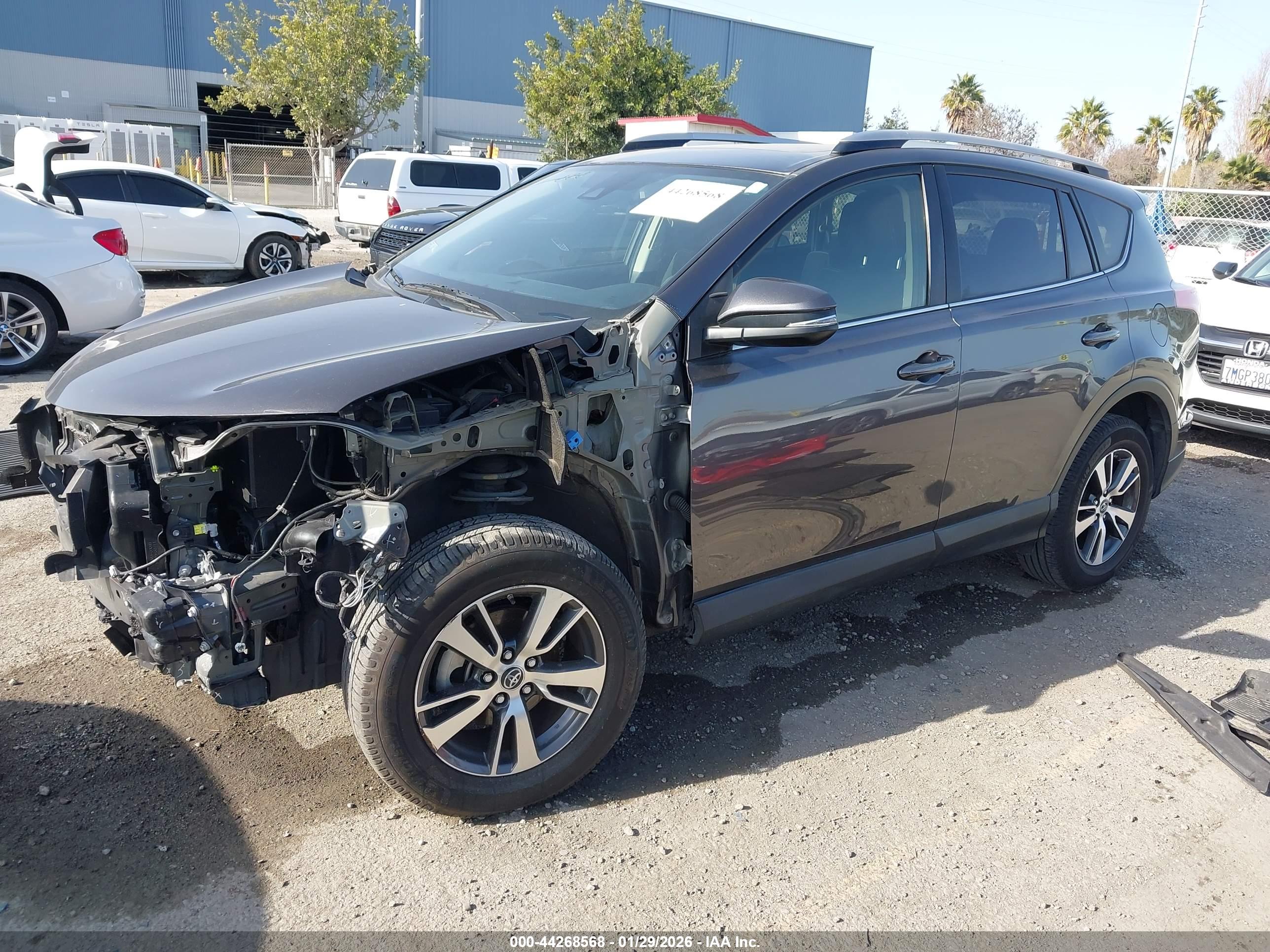 TOYOTA RAV4 image 2