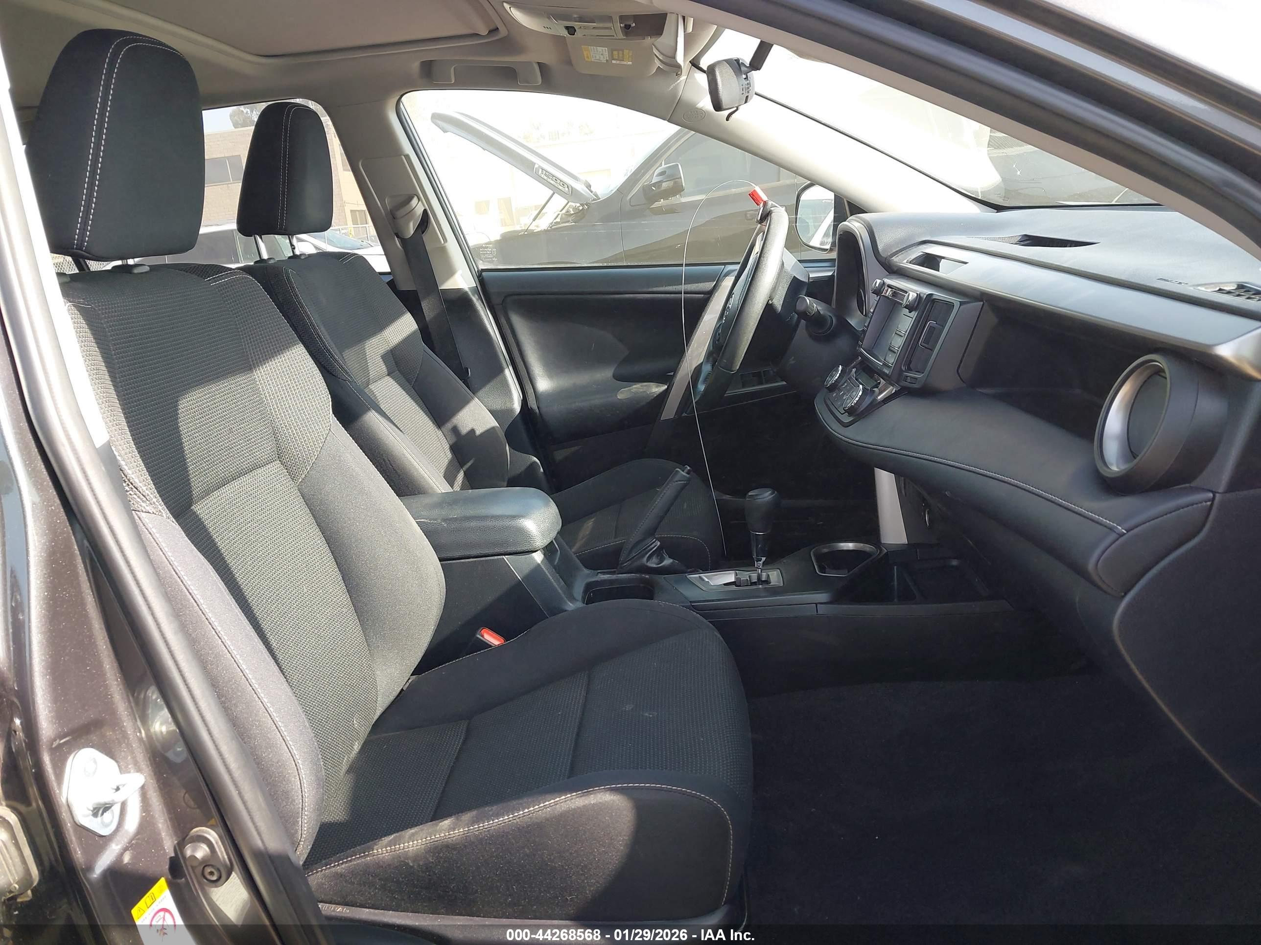 TOYOTA RAV4 image 5