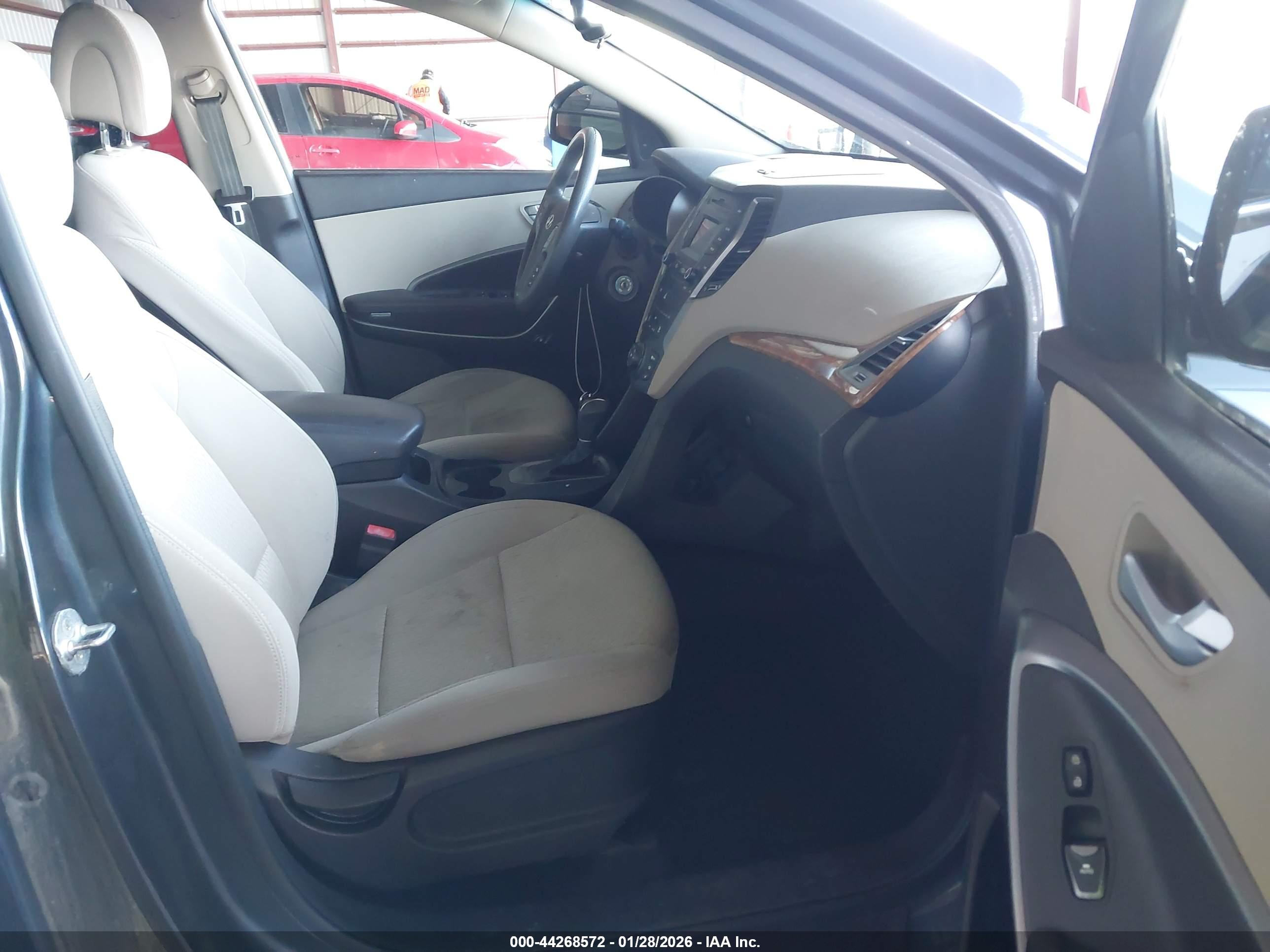 HYUNDAI SANTA image 5