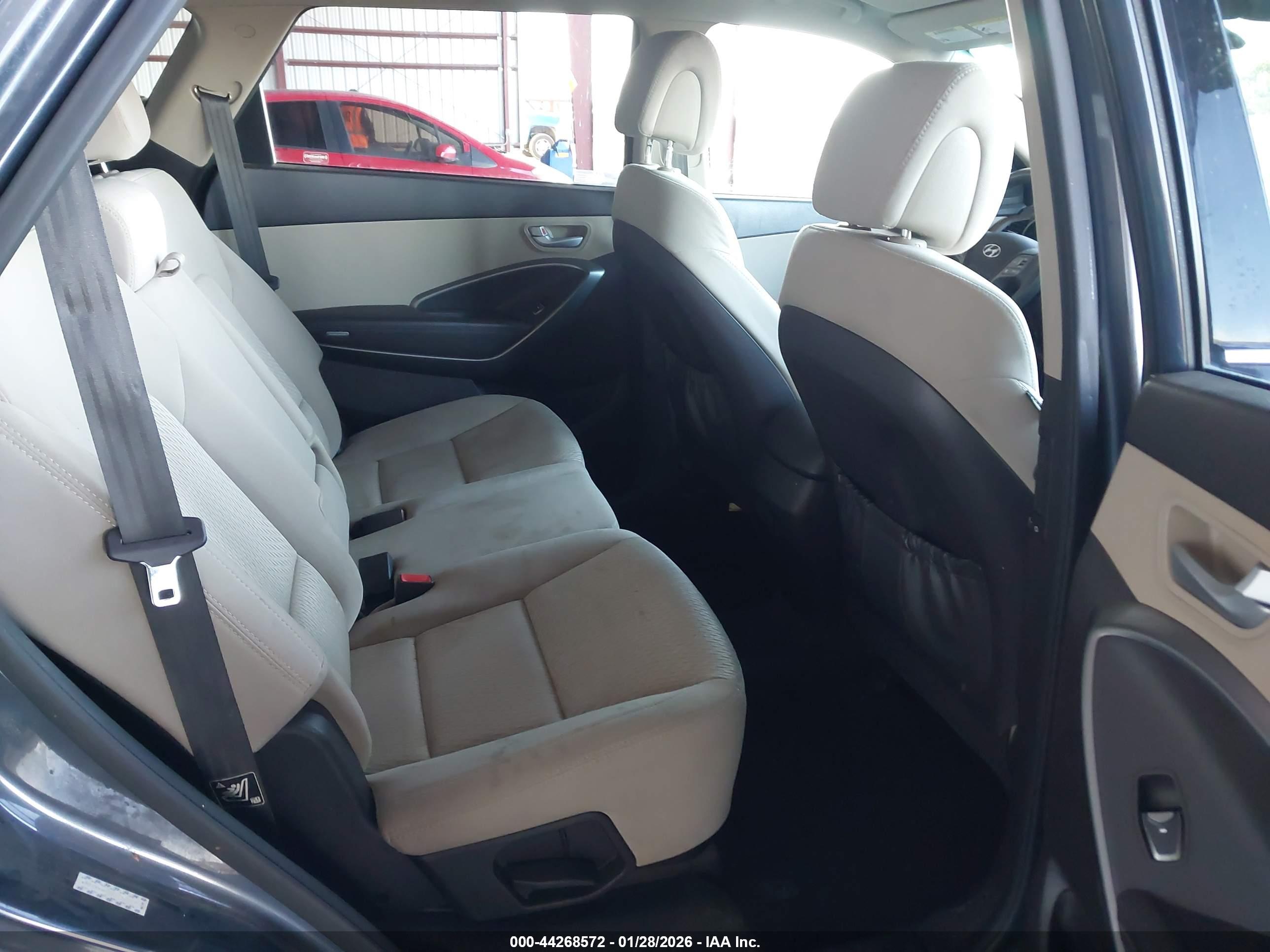 HYUNDAI SANTA image 8