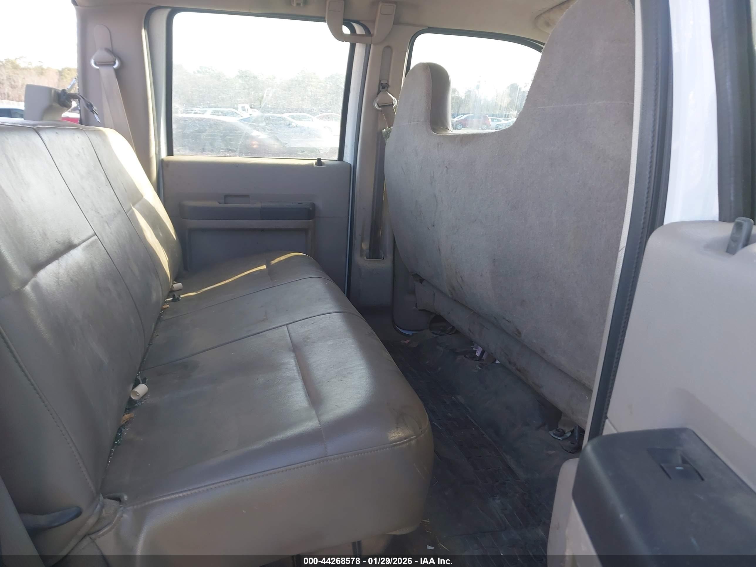 FORD F-250 image 8