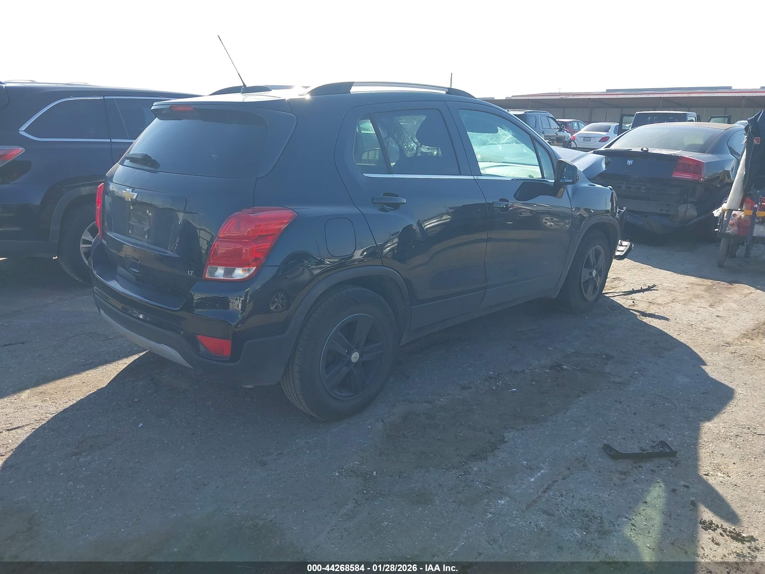 CHEVROLET TRAX image 4