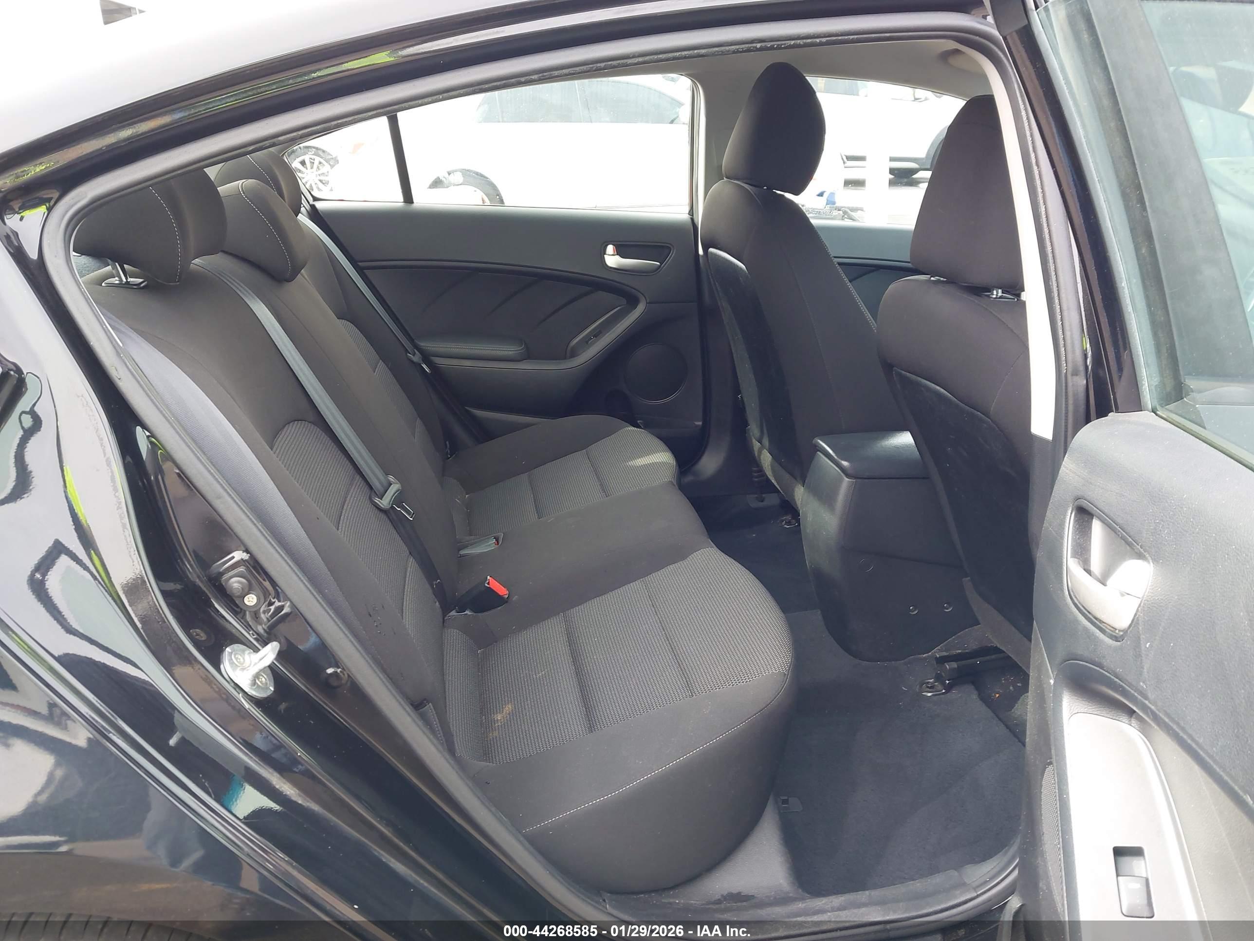 KIA FORTE image 8