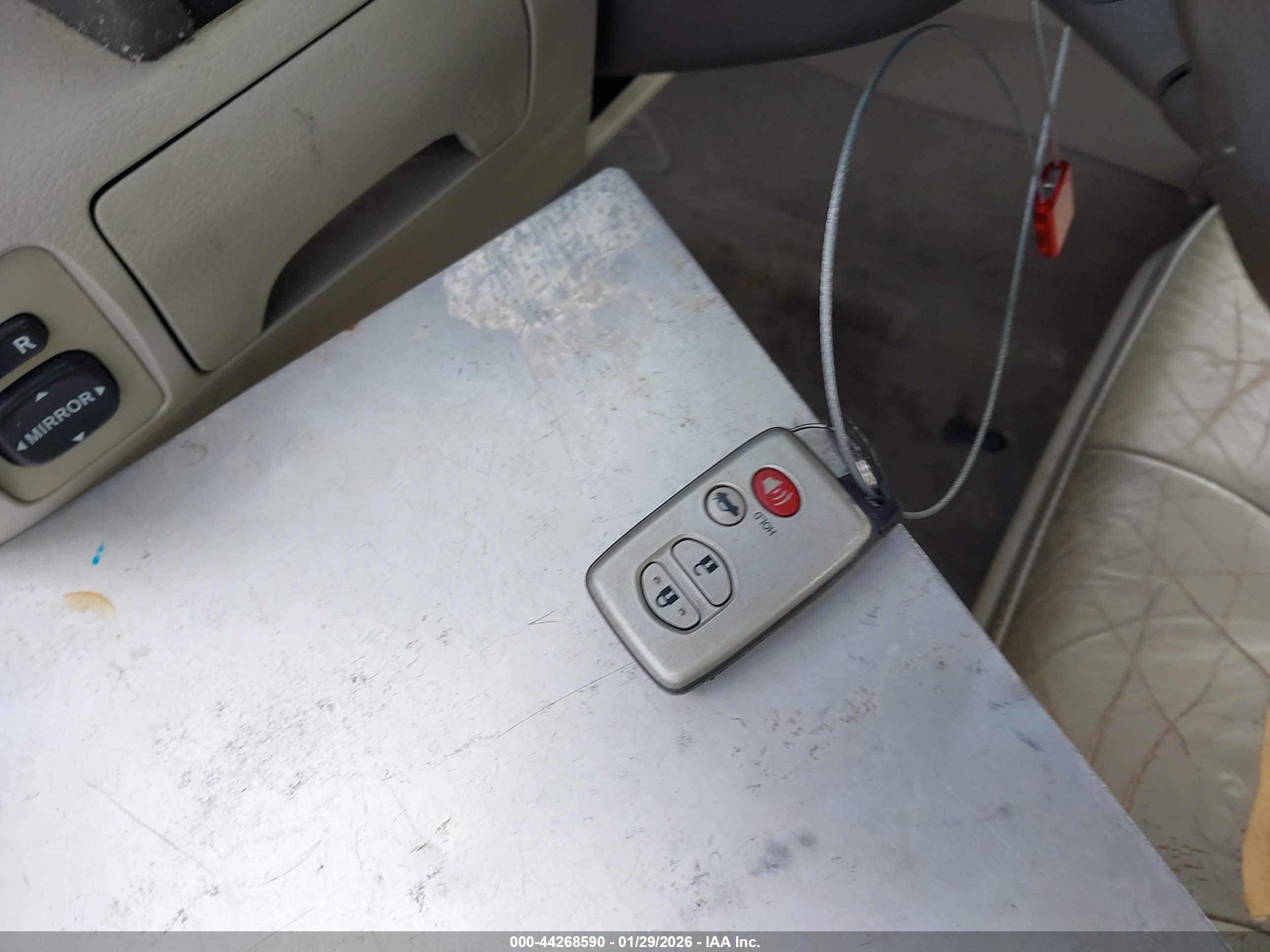 TOYOTA CAMRY image 11