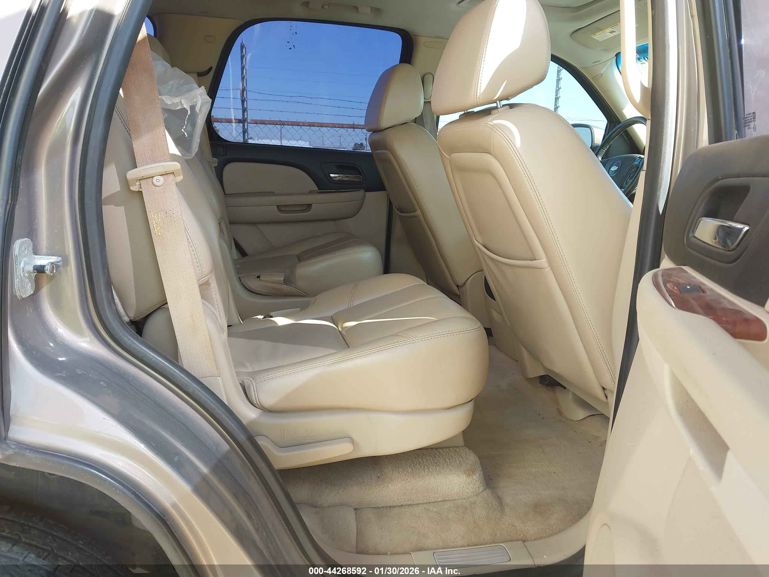 CHEVROLET TAHOE image 8
