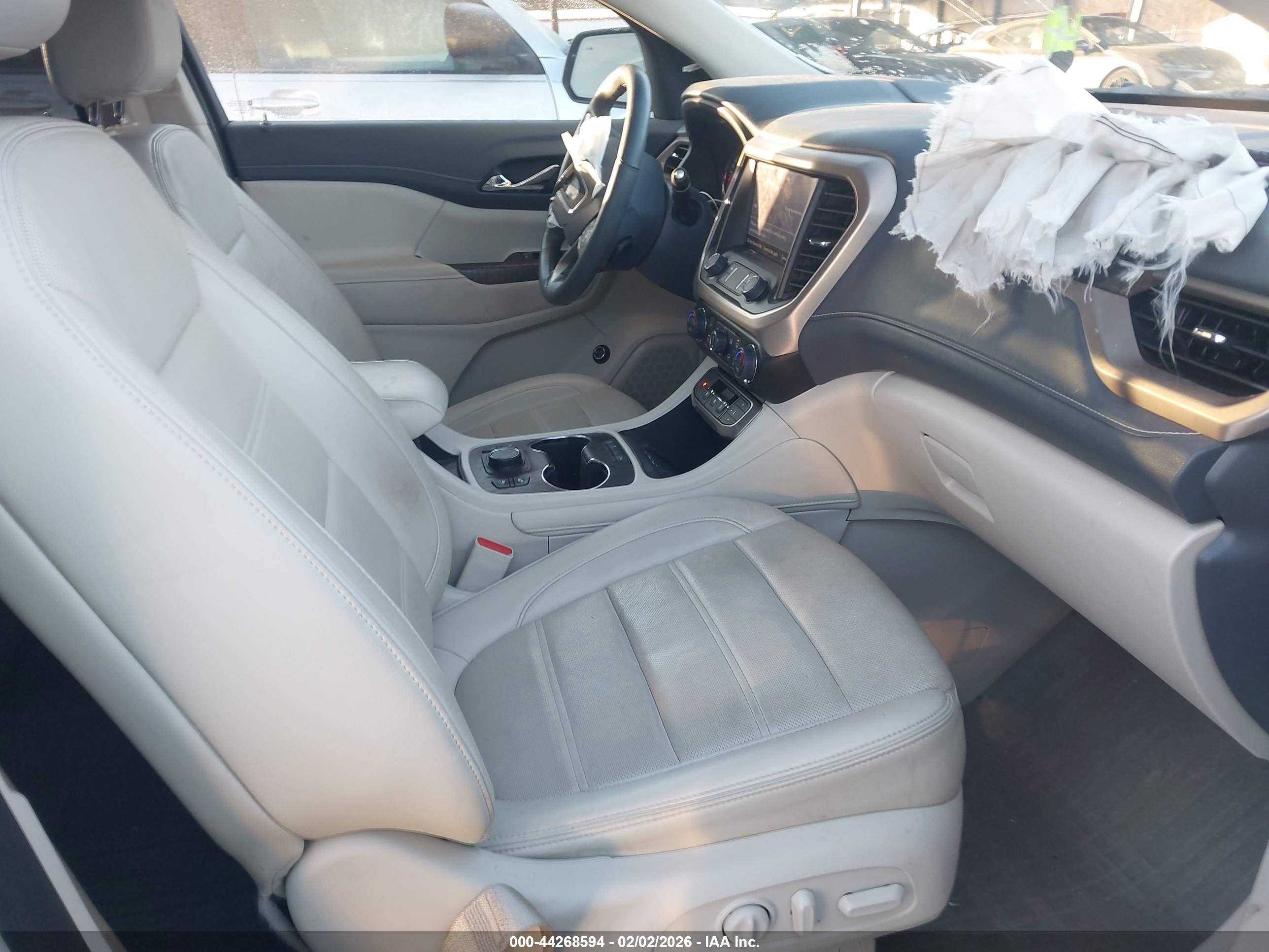 GMC ACADIA image 5