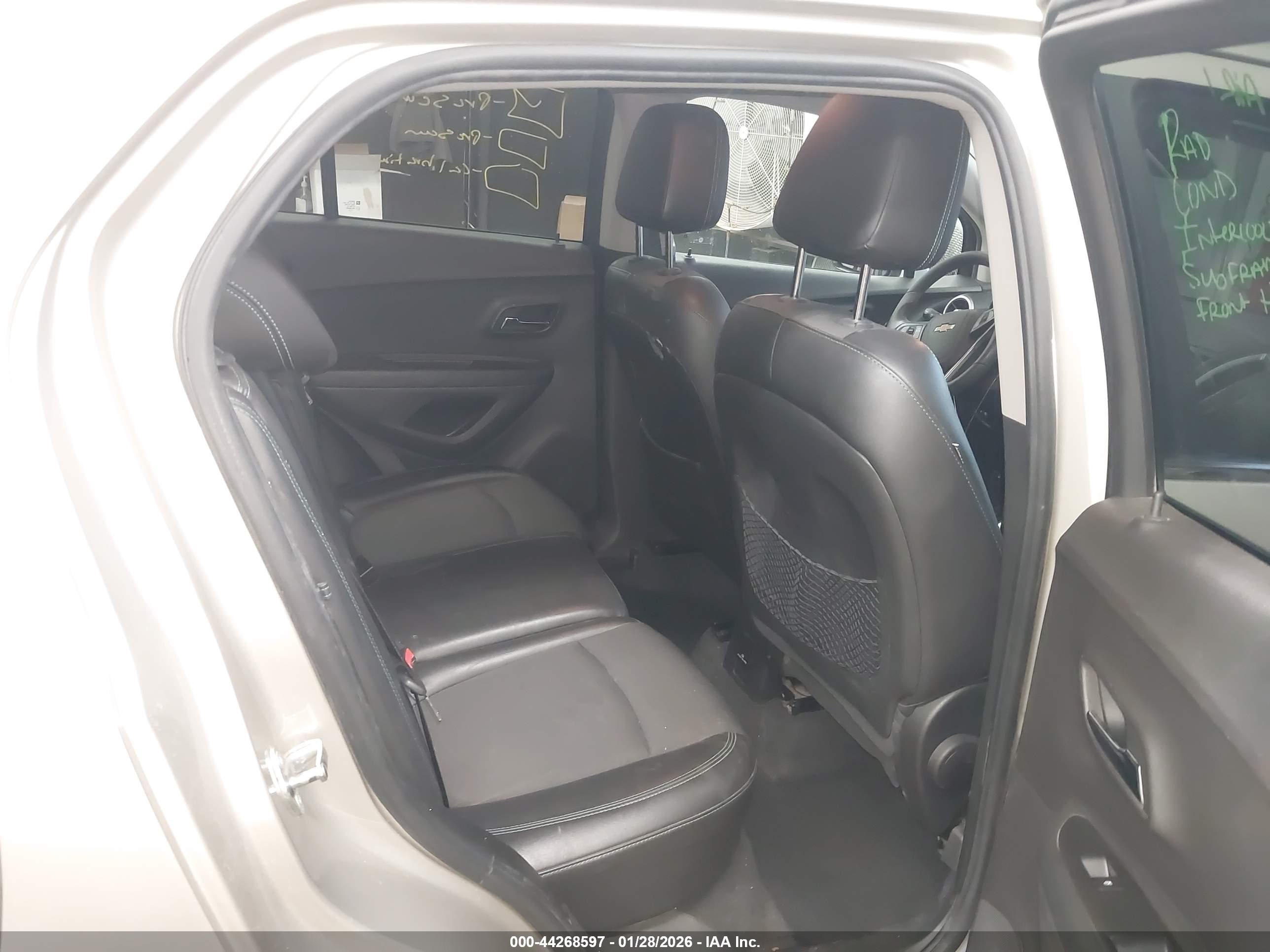 CHEVROLET TRAX image 8