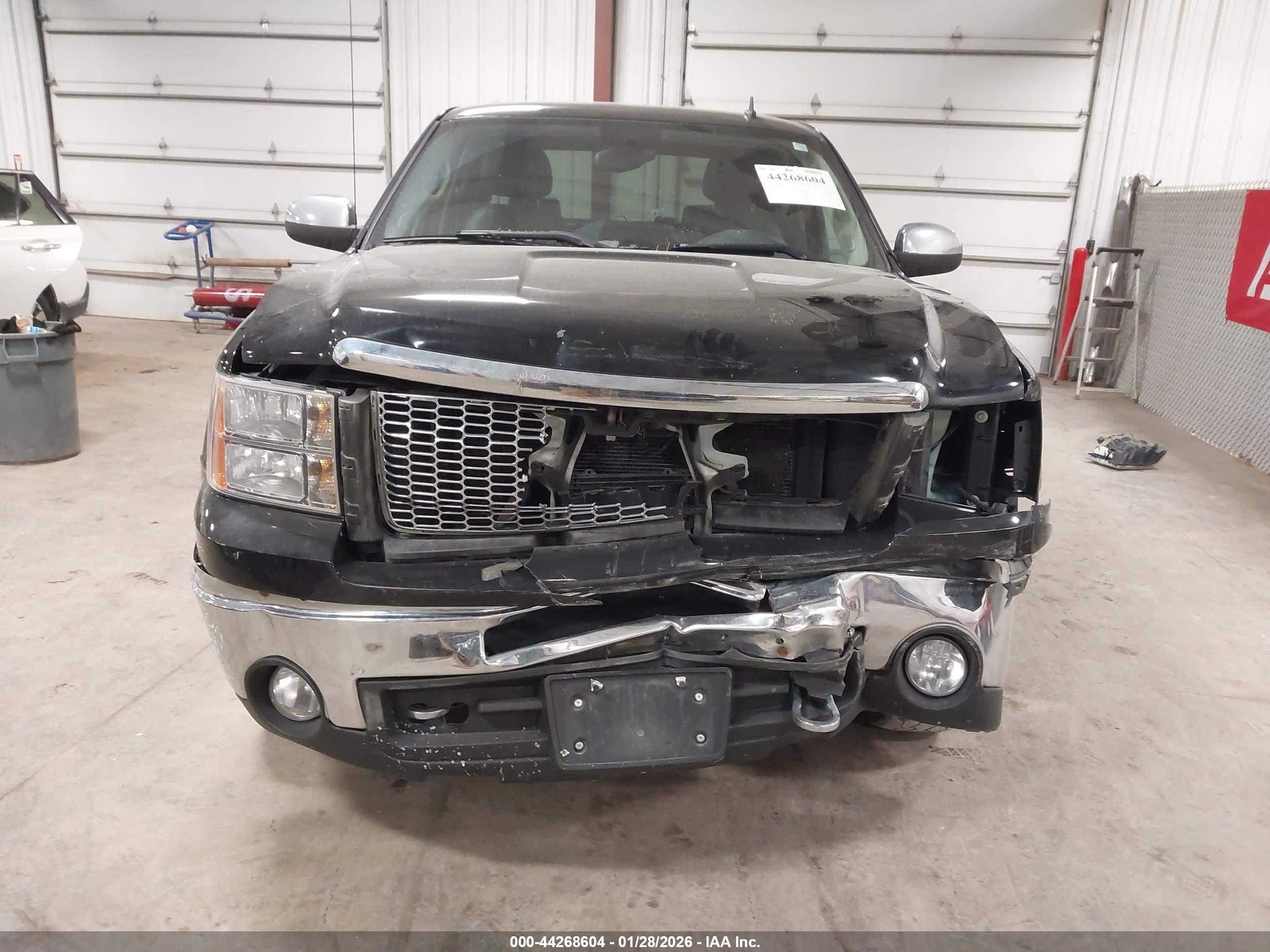 GMC SIERRA image 6