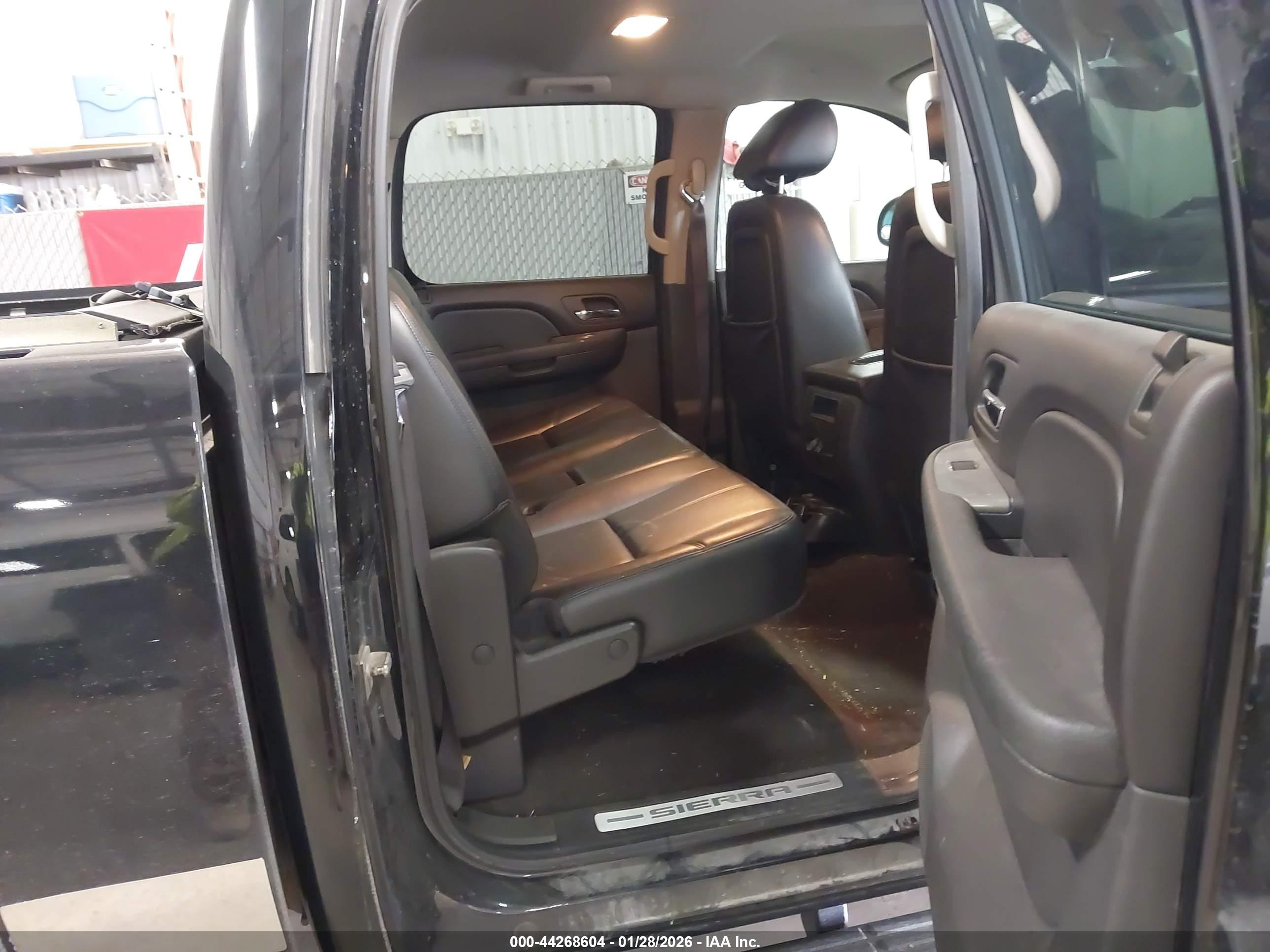 GMC SIERRA image 8