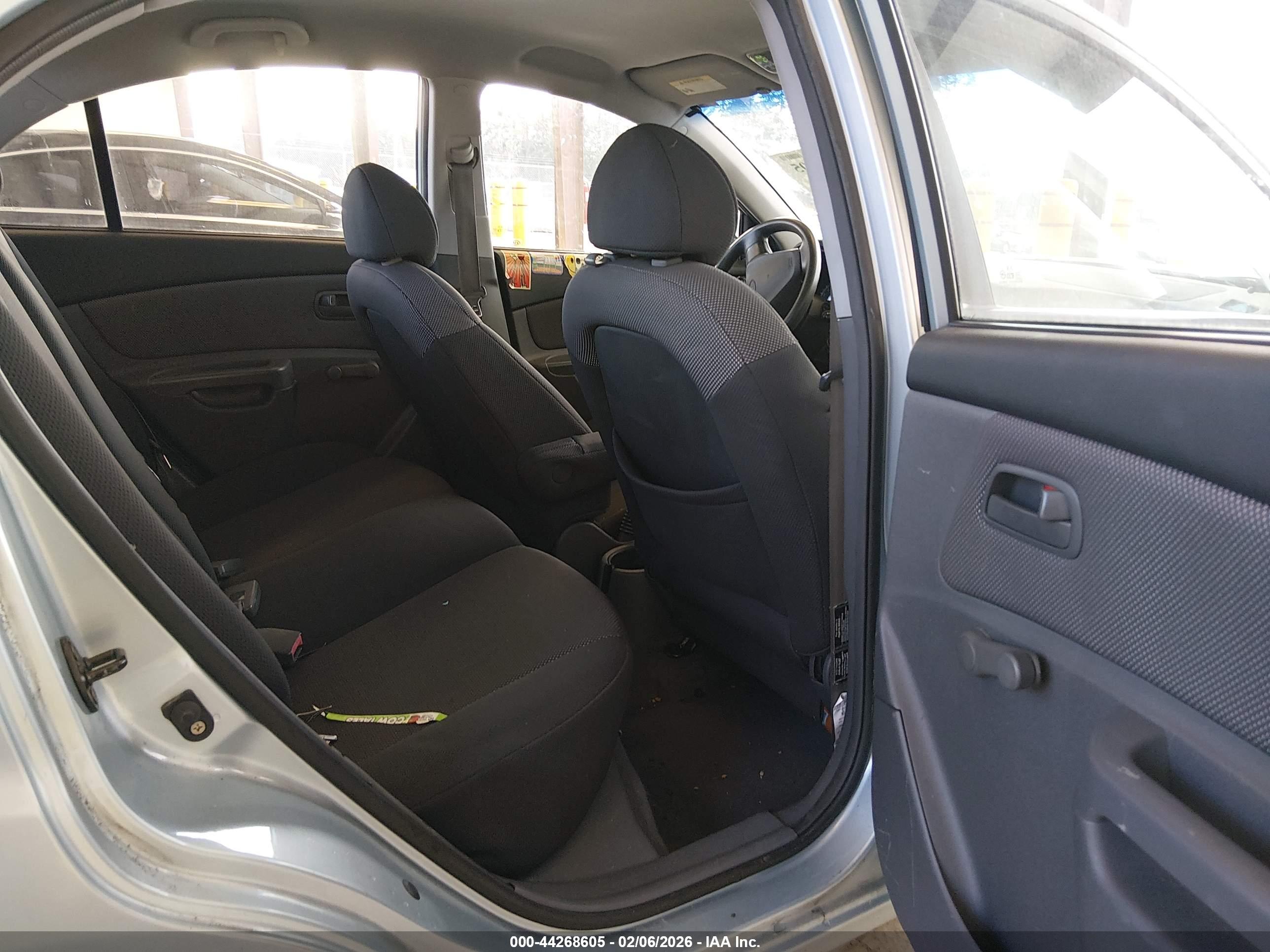 KIA RIO image 8