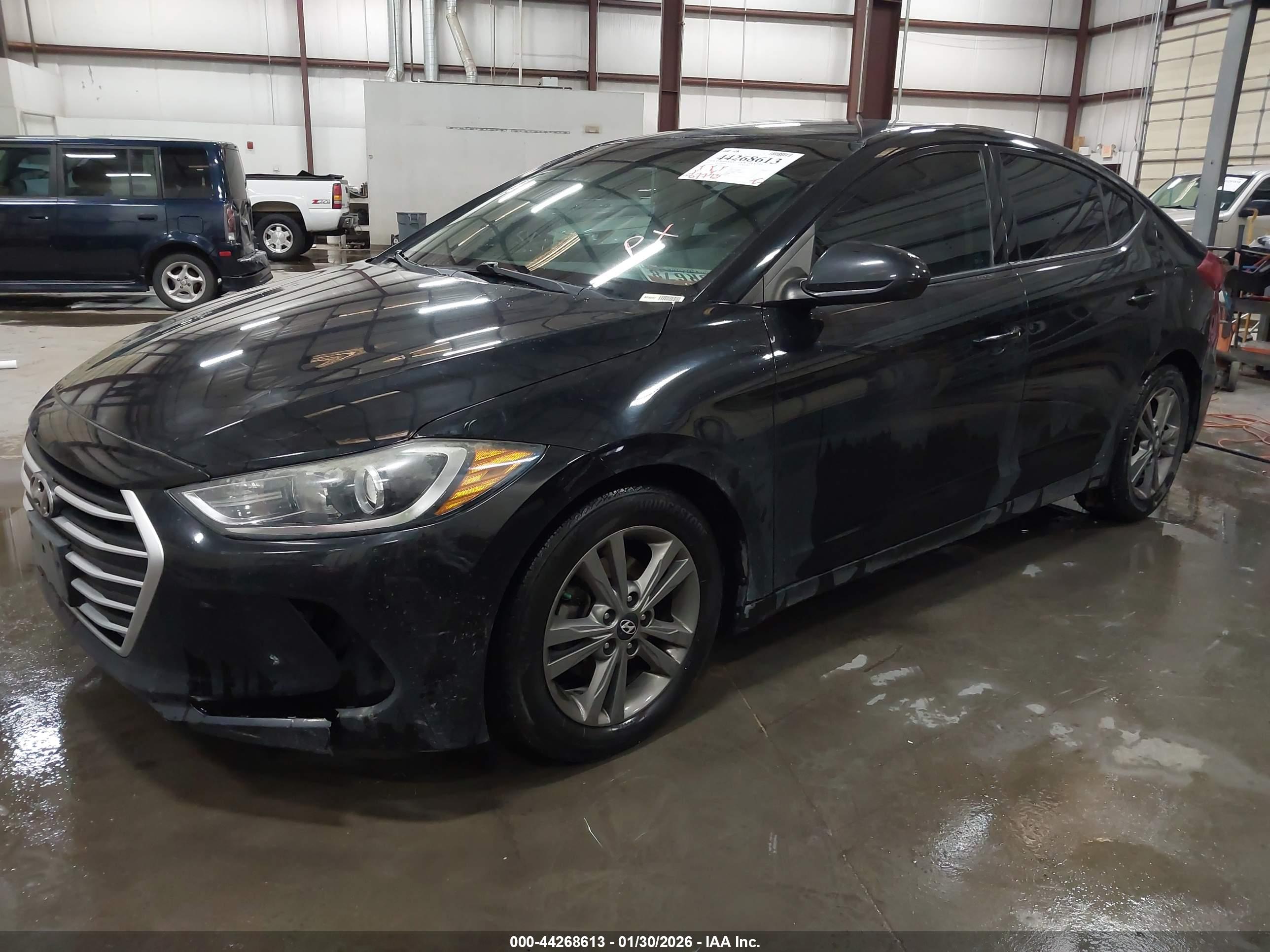 HYUNDAI ELANTRA image 2