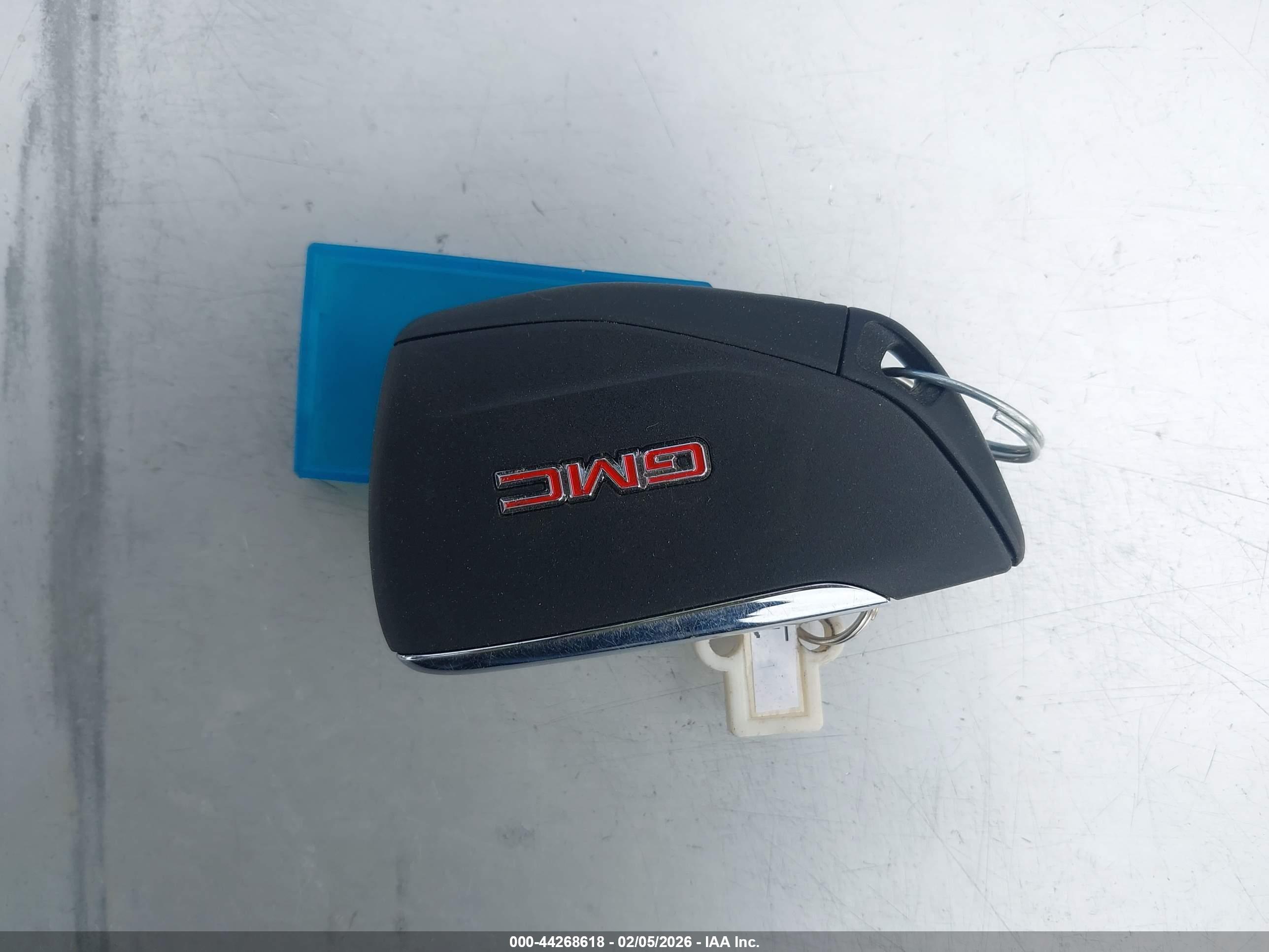 GMC SIERRA image 11