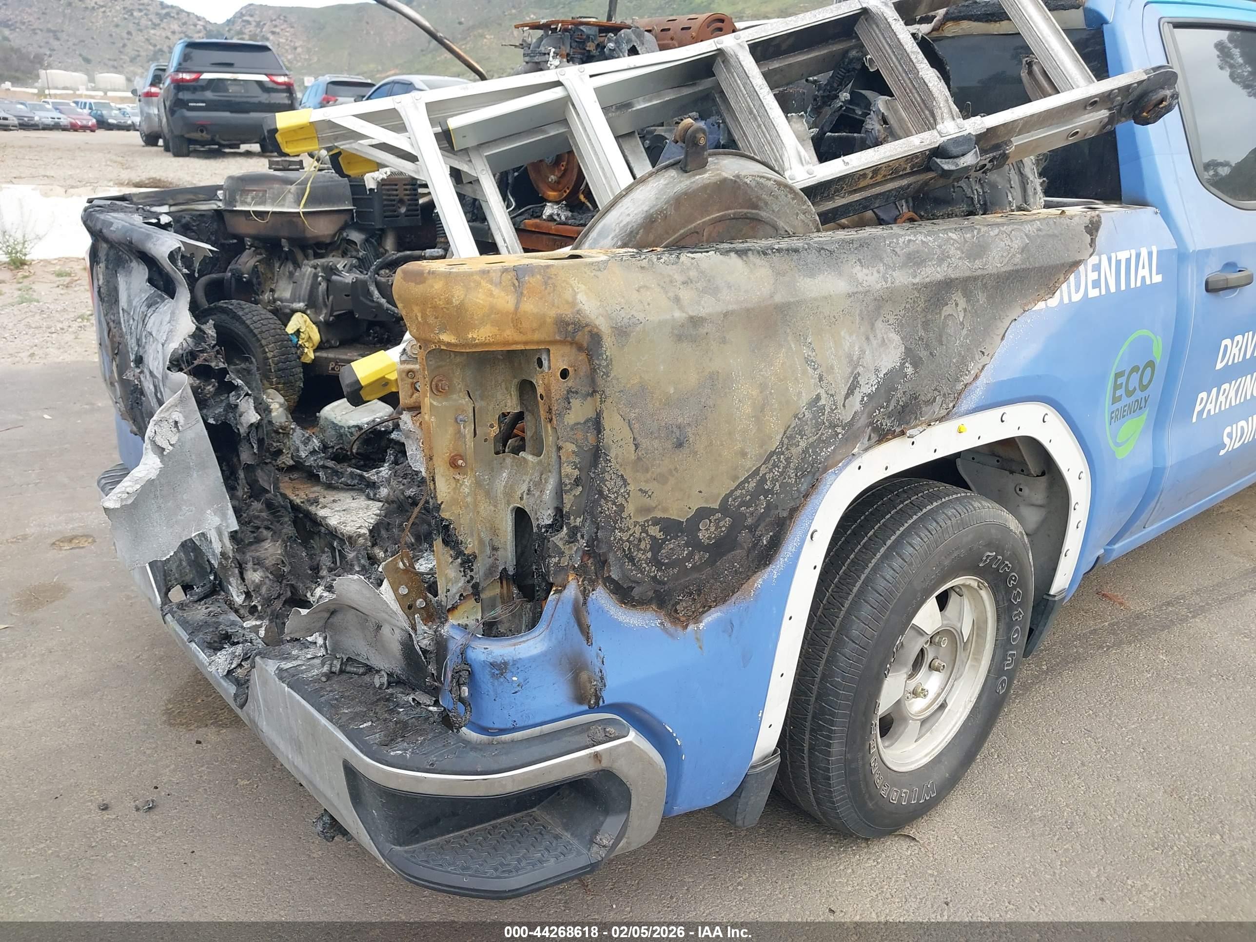 GMC SIERRA image 6