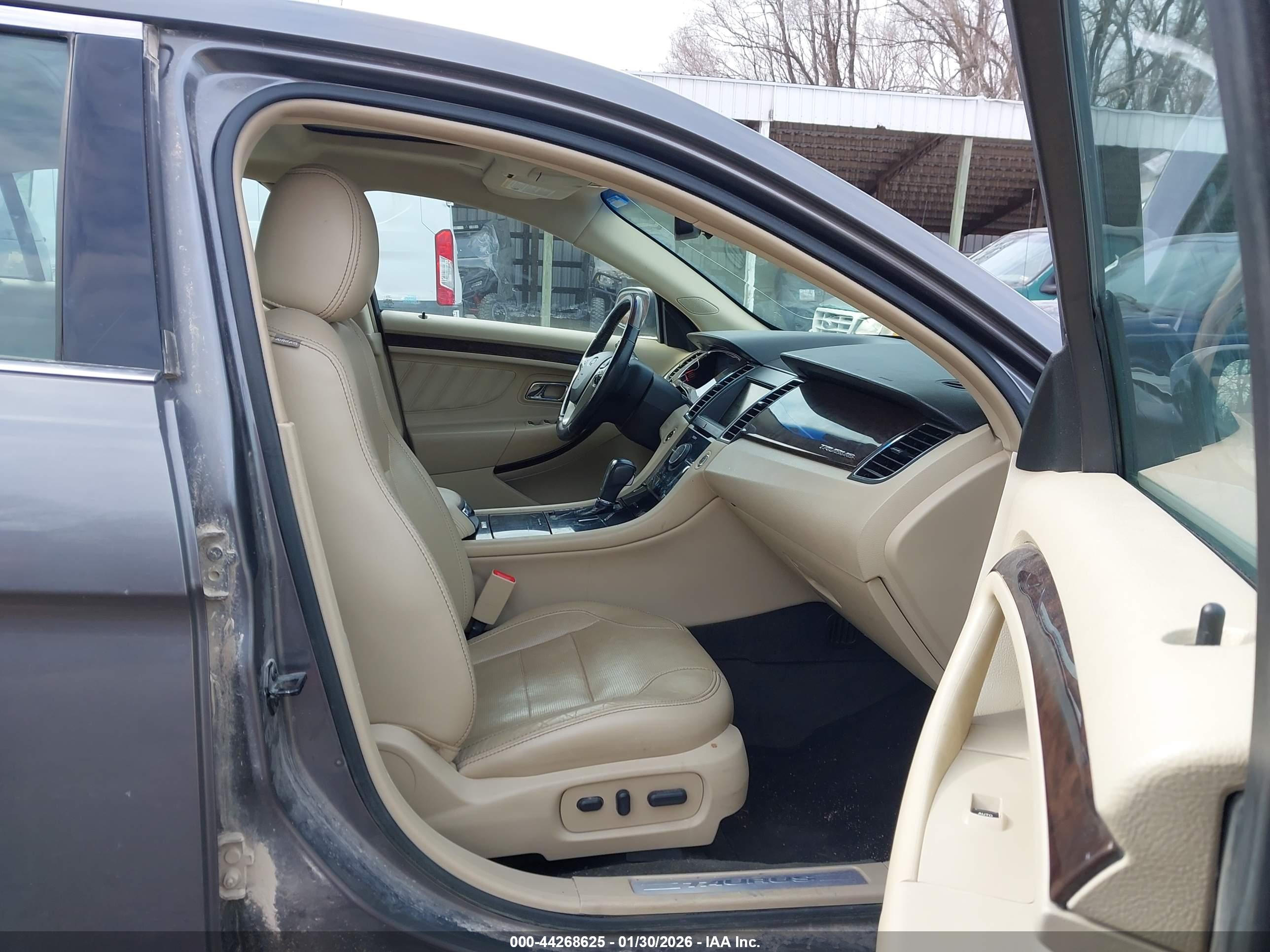 FORD TAURUS image 5