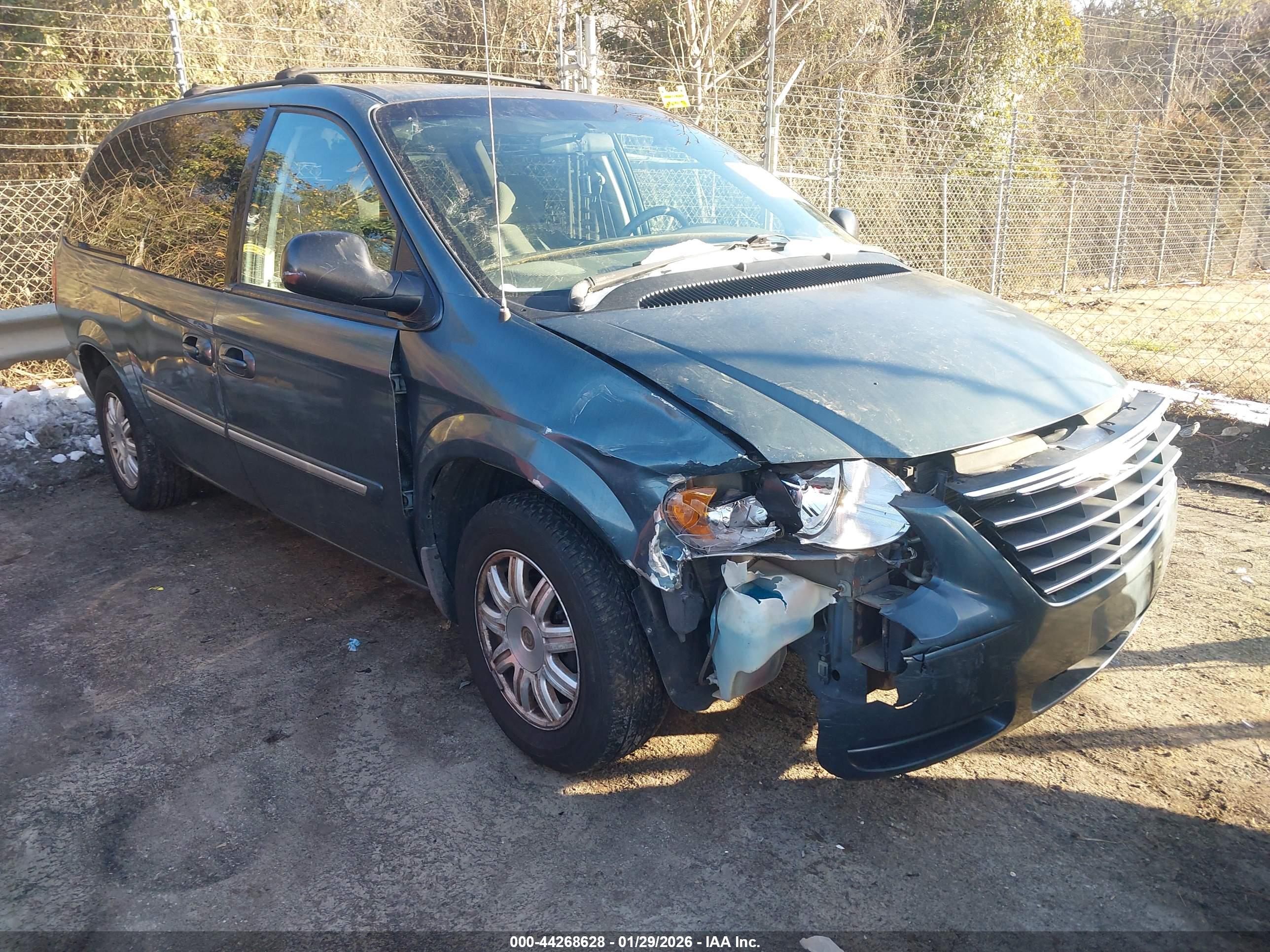 CHRYSLER TOWN image 6