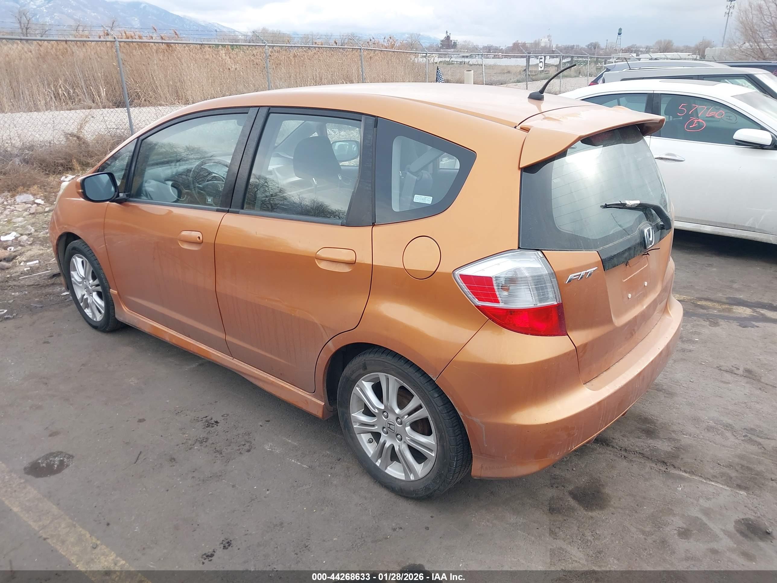 HONDA FIT image 3