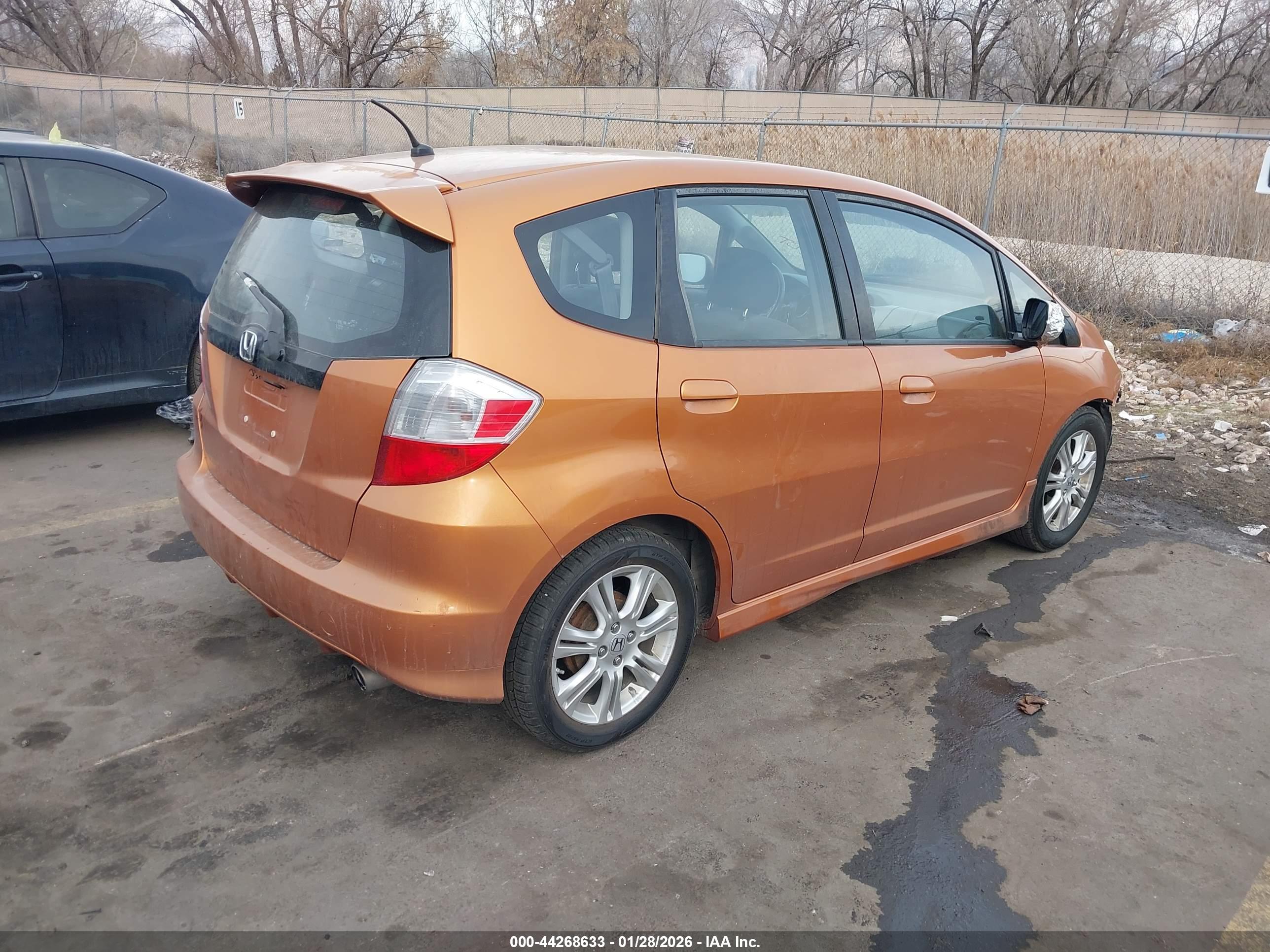 HONDA FIT image 4