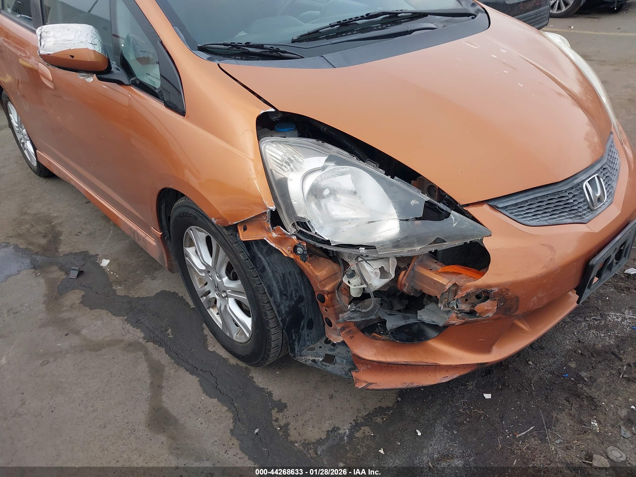 HONDA FIT image 6