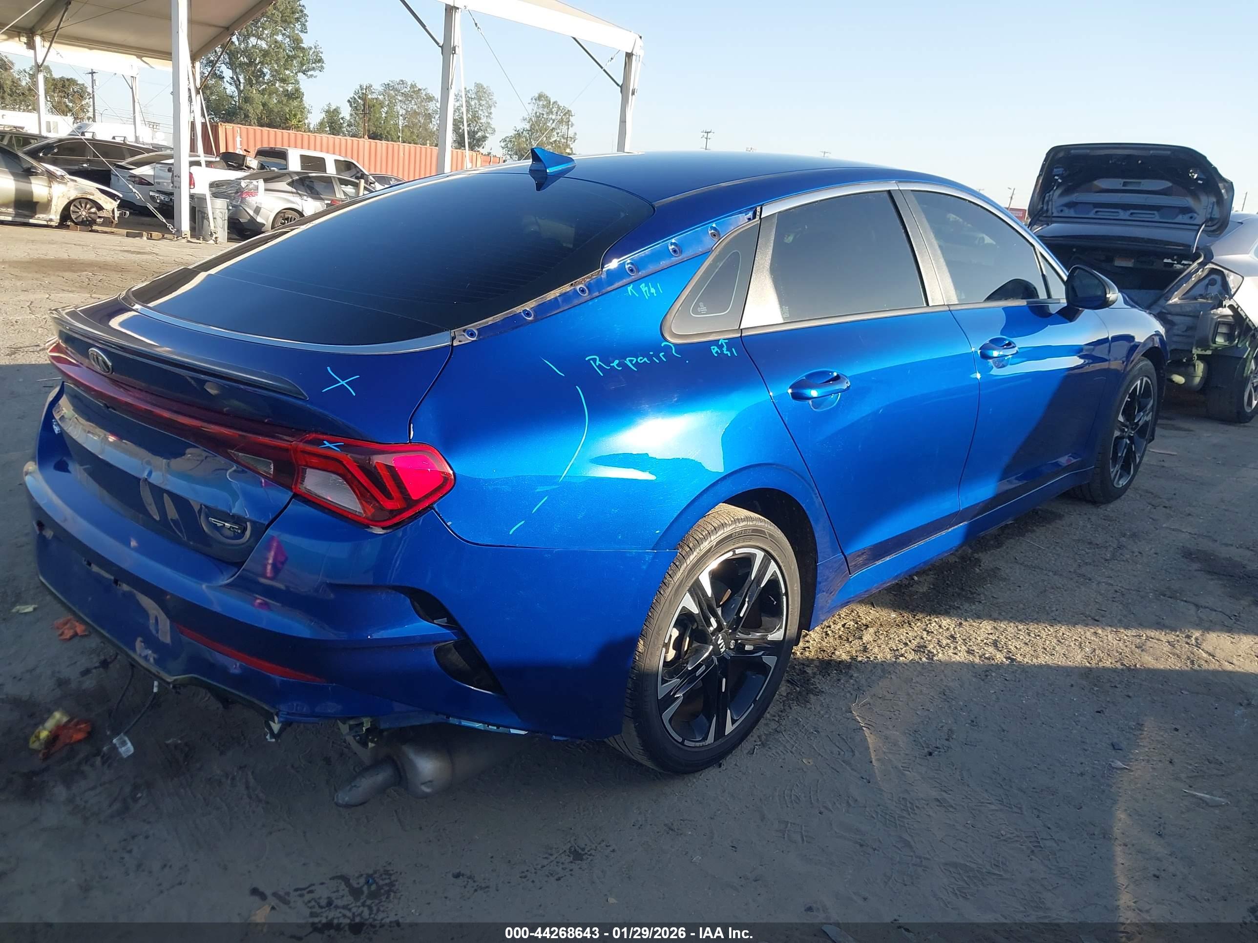 KIA K5 image 4