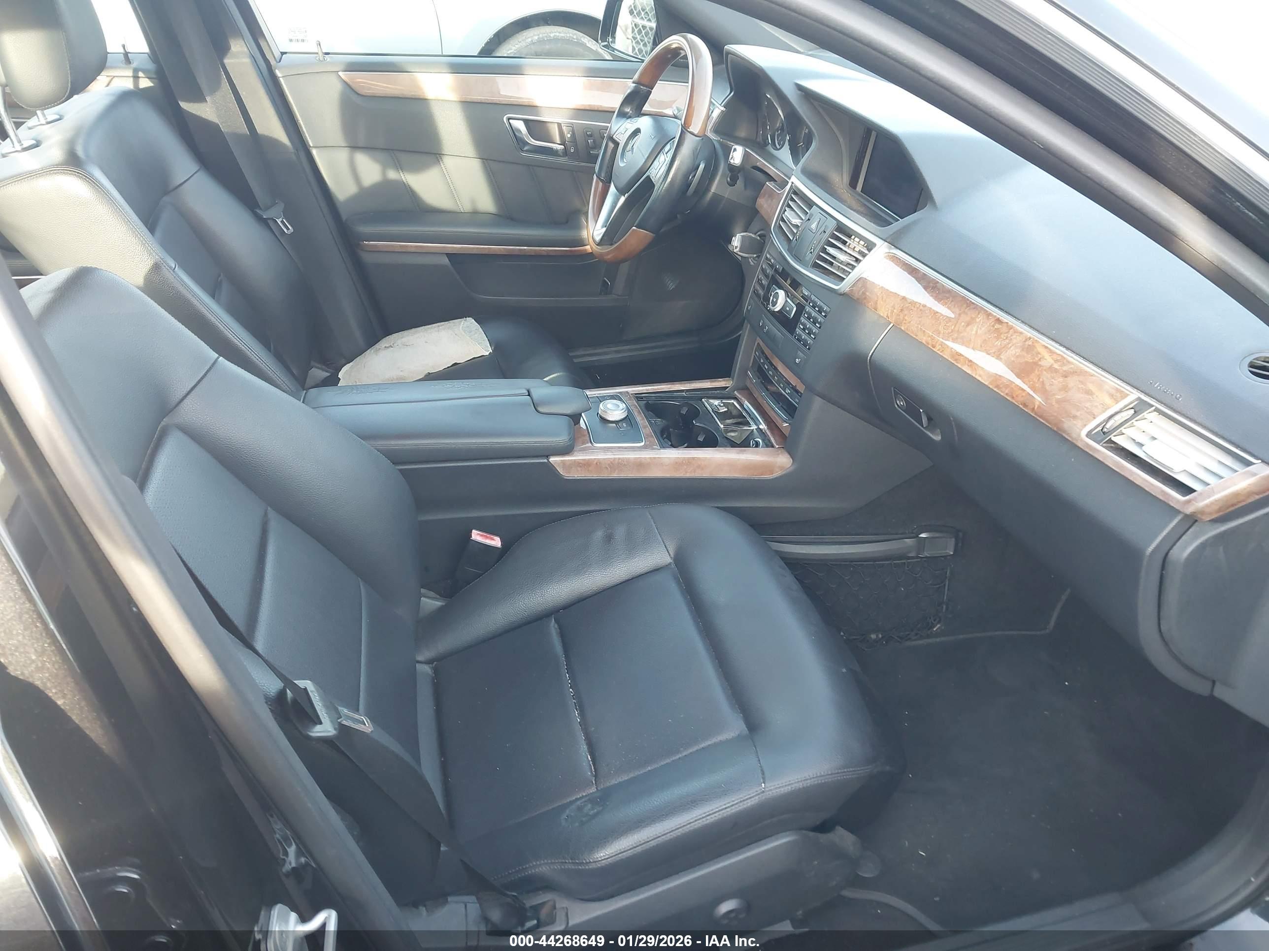 MERCEDES-BENZ E image 5
