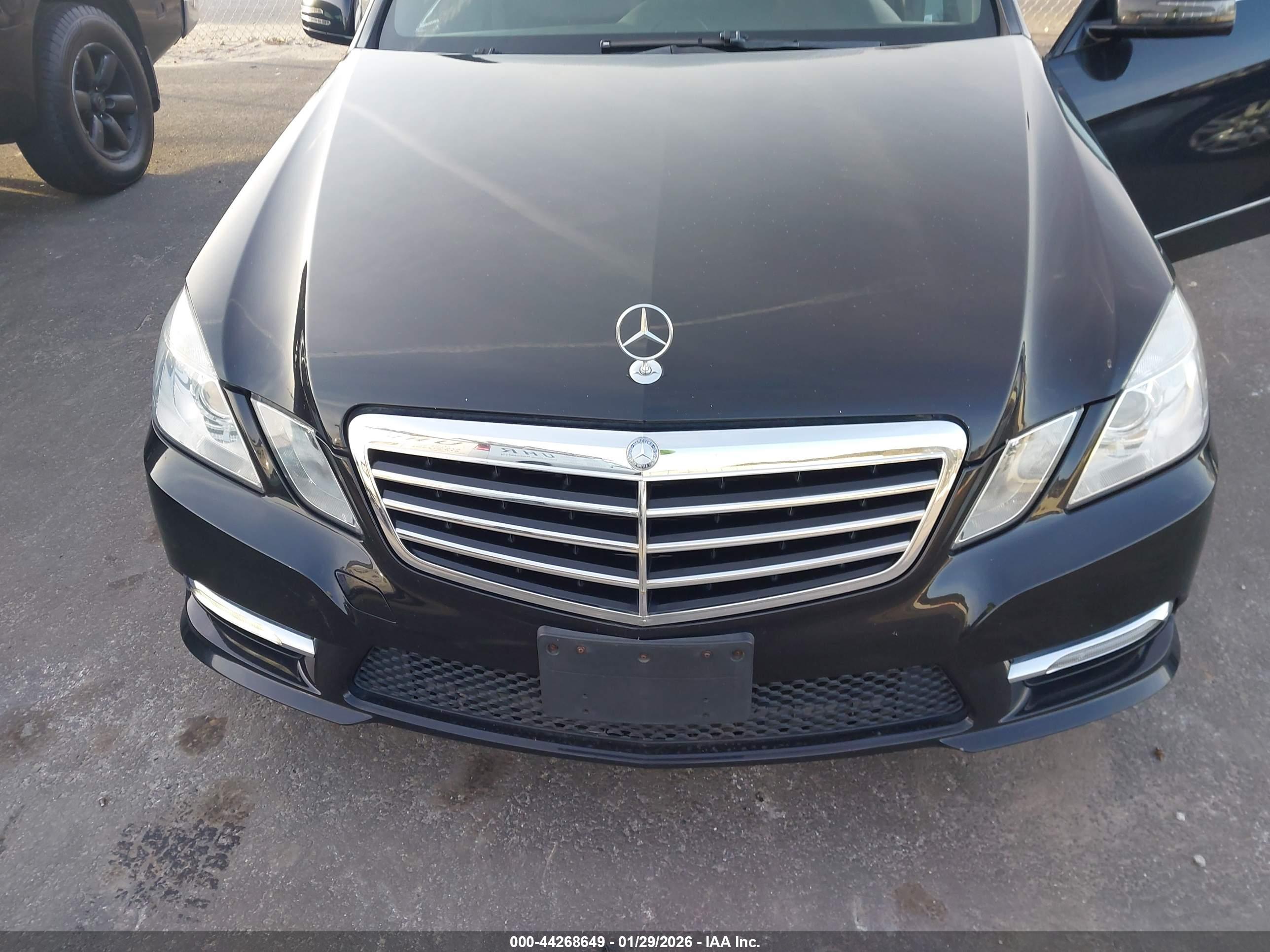 MERCEDES-BENZ E image 6
