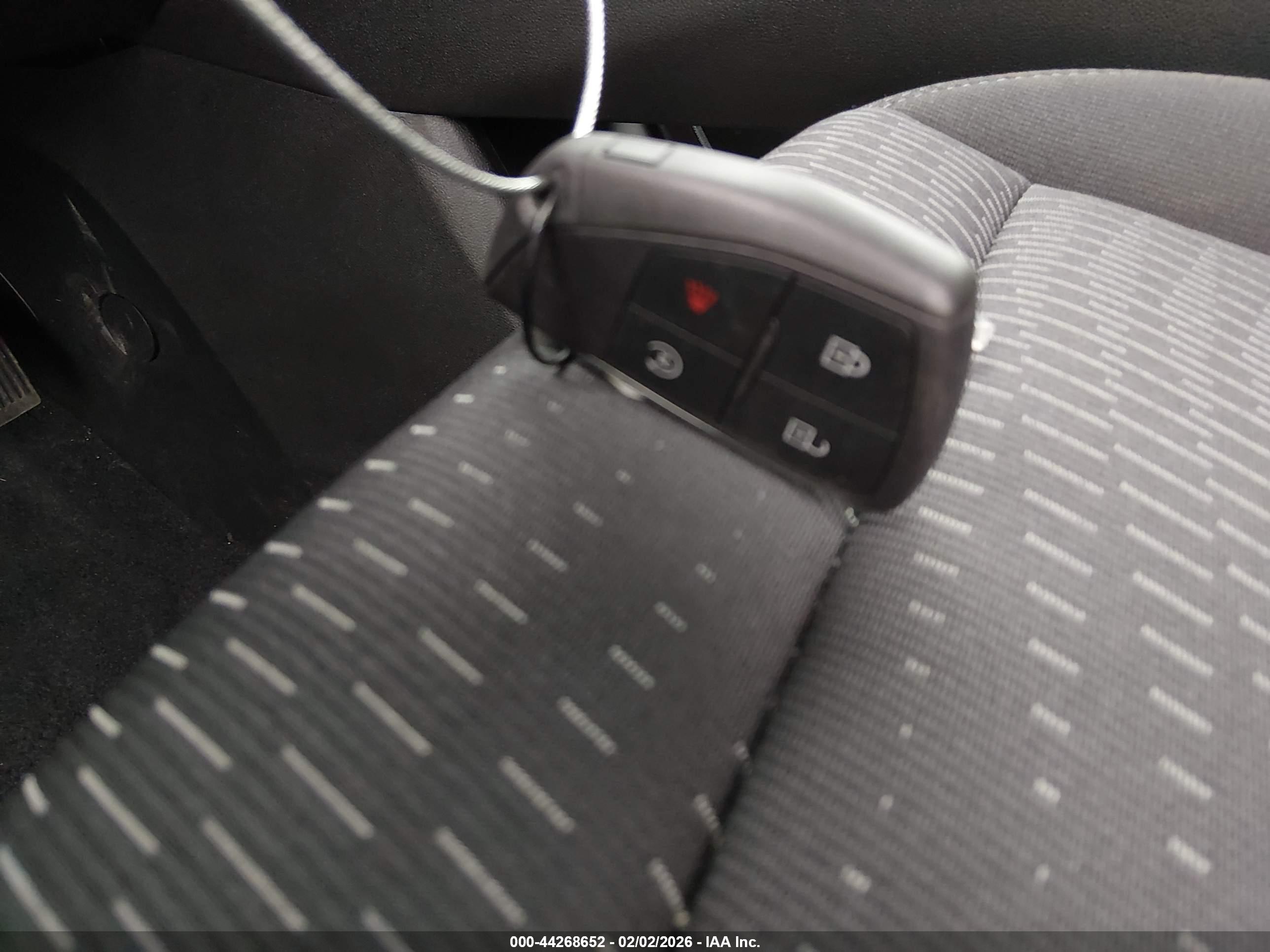 CHEVROLET EQUINOX image 11