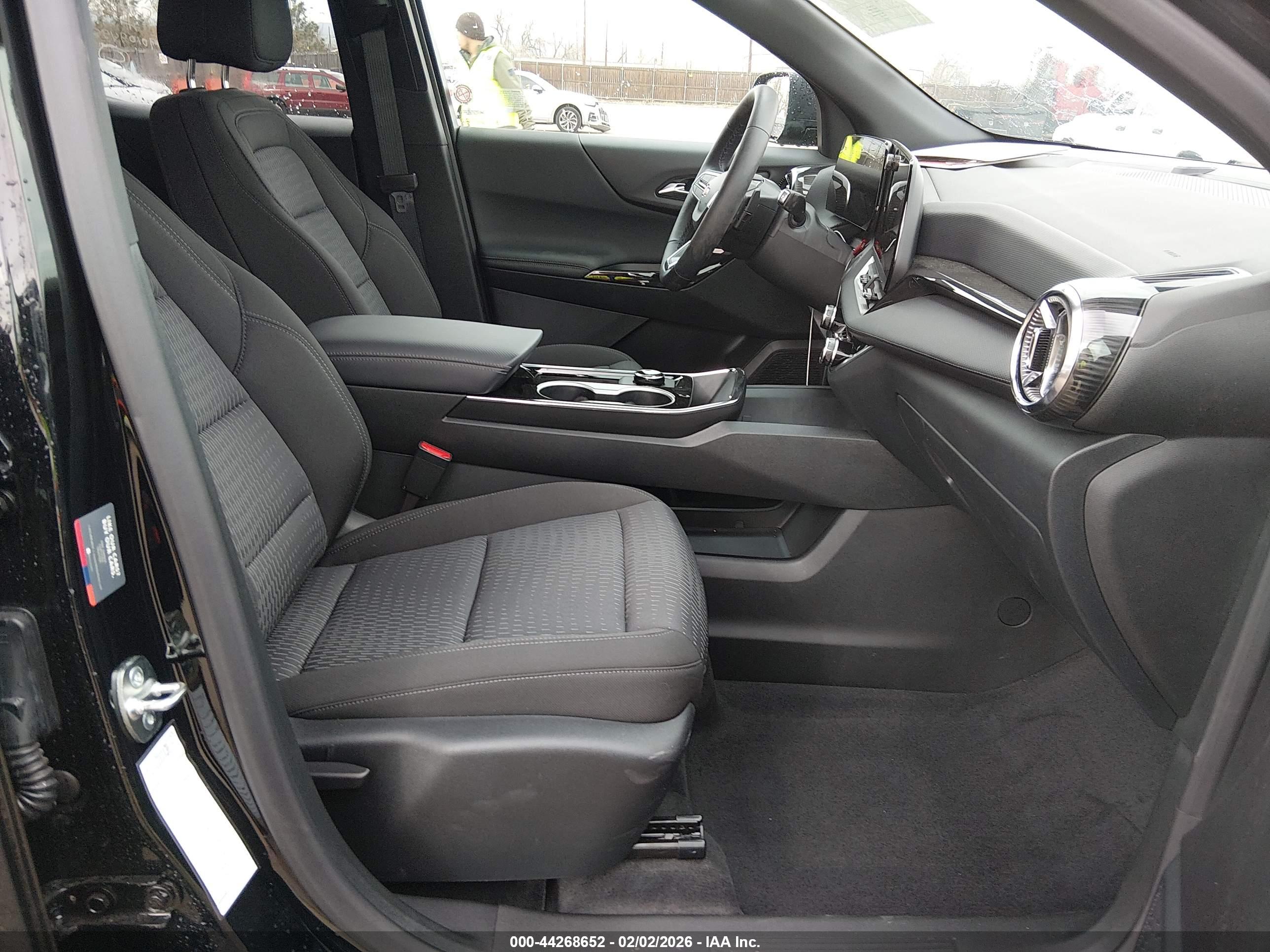 CHEVROLET EQUINOX image 5