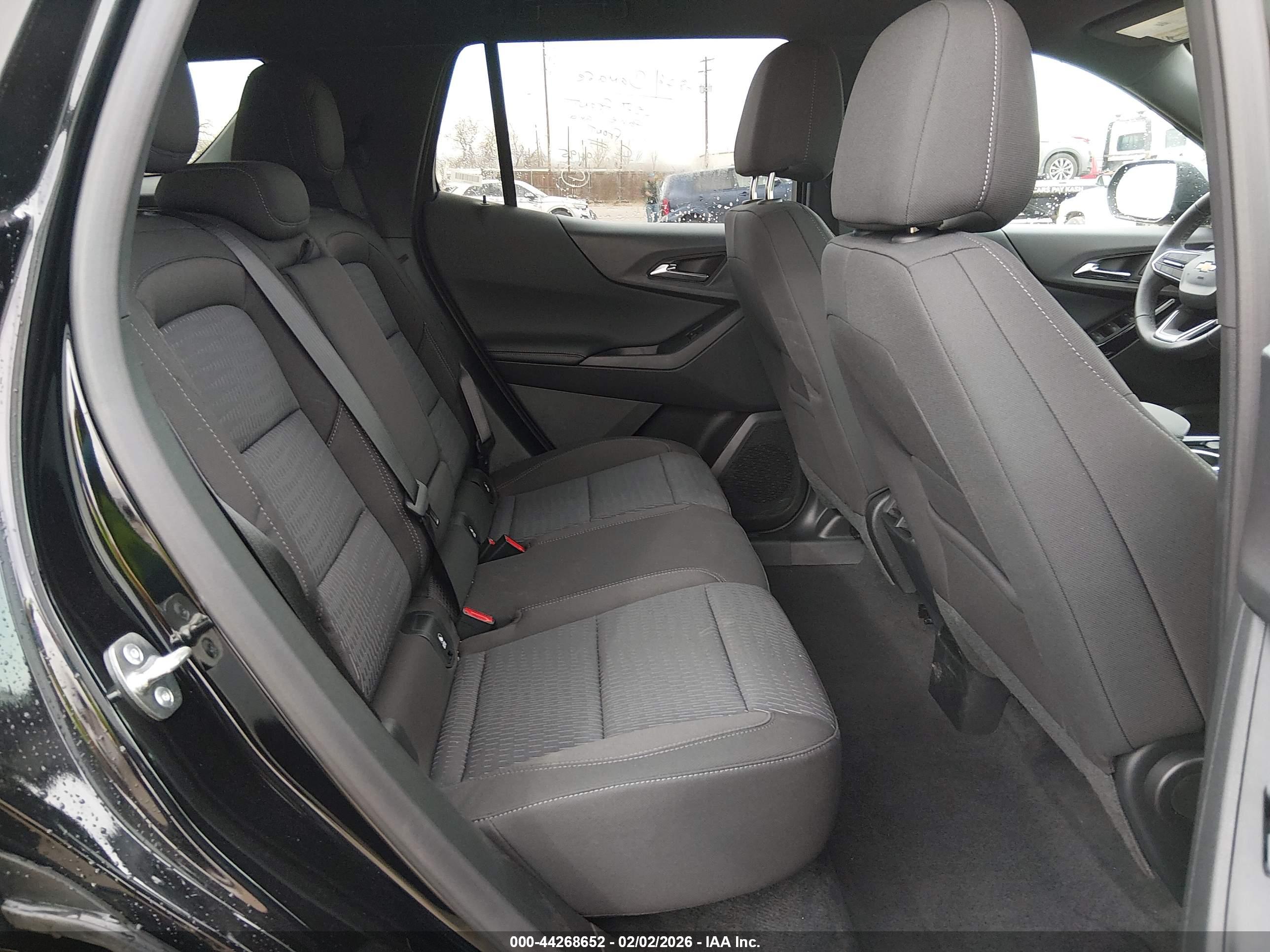 CHEVROLET EQUINOX image 8