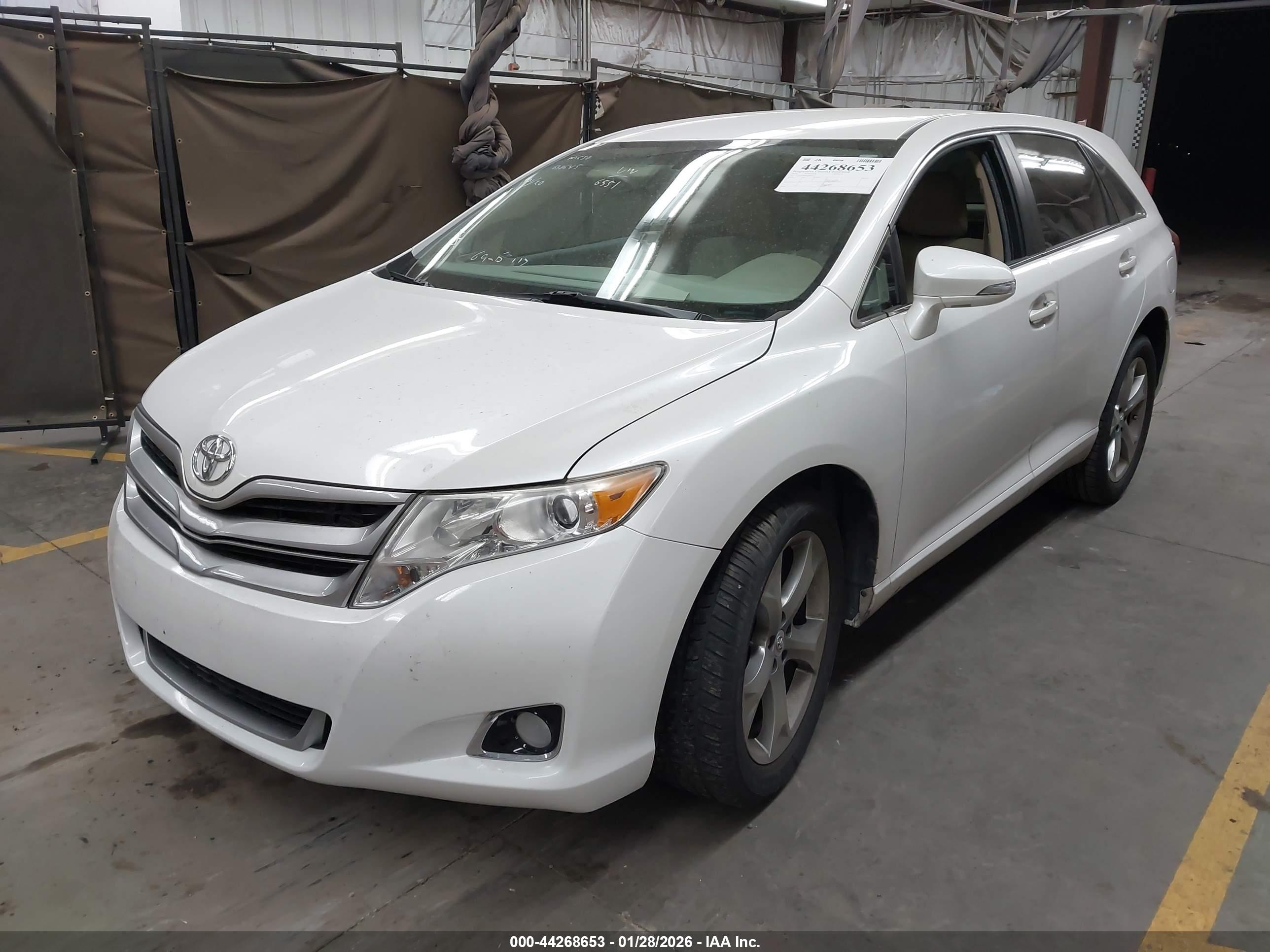 TOYOTA VENZA image 2