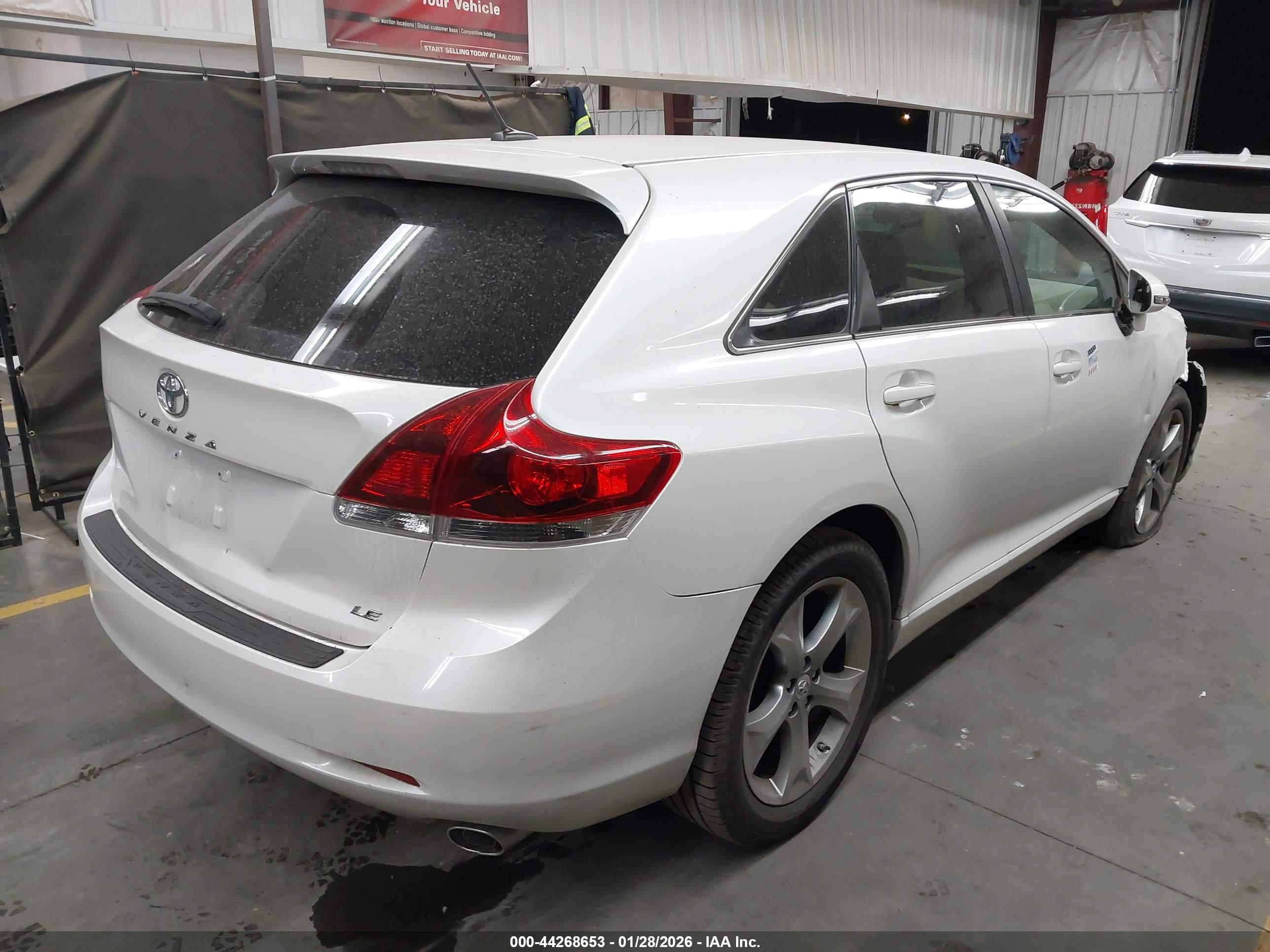 TOYOTA VENZA image 4