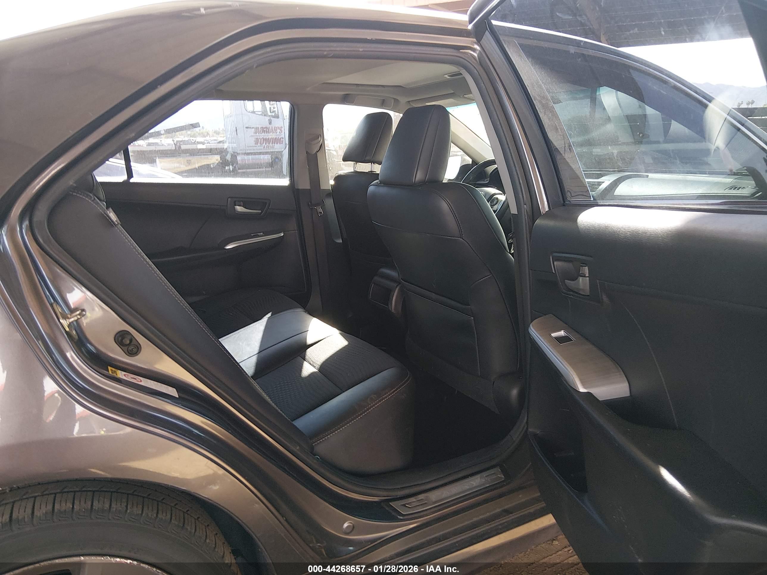 TOYOTA CAMRY image 8