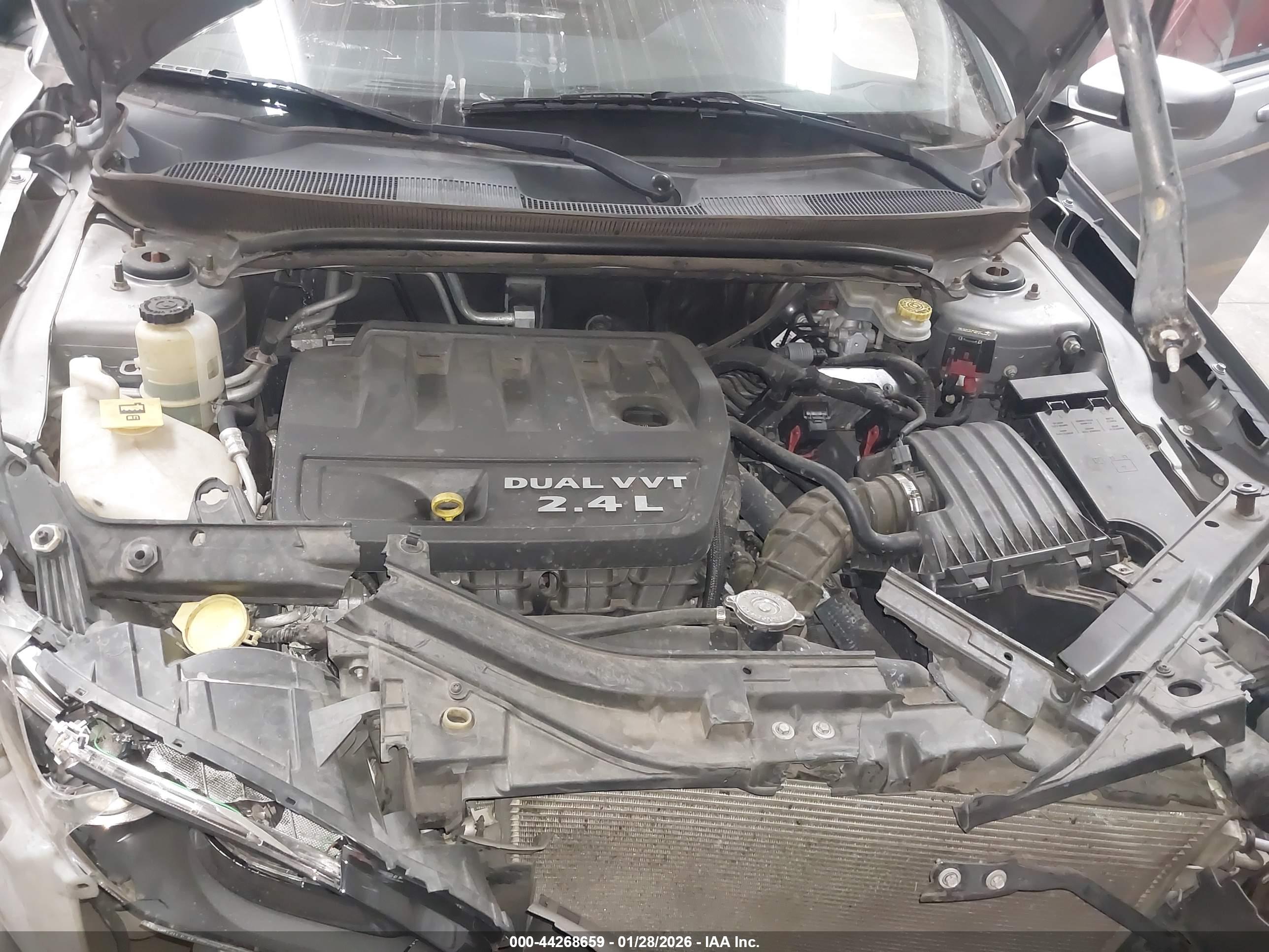 CHRYSLER 200 image 10