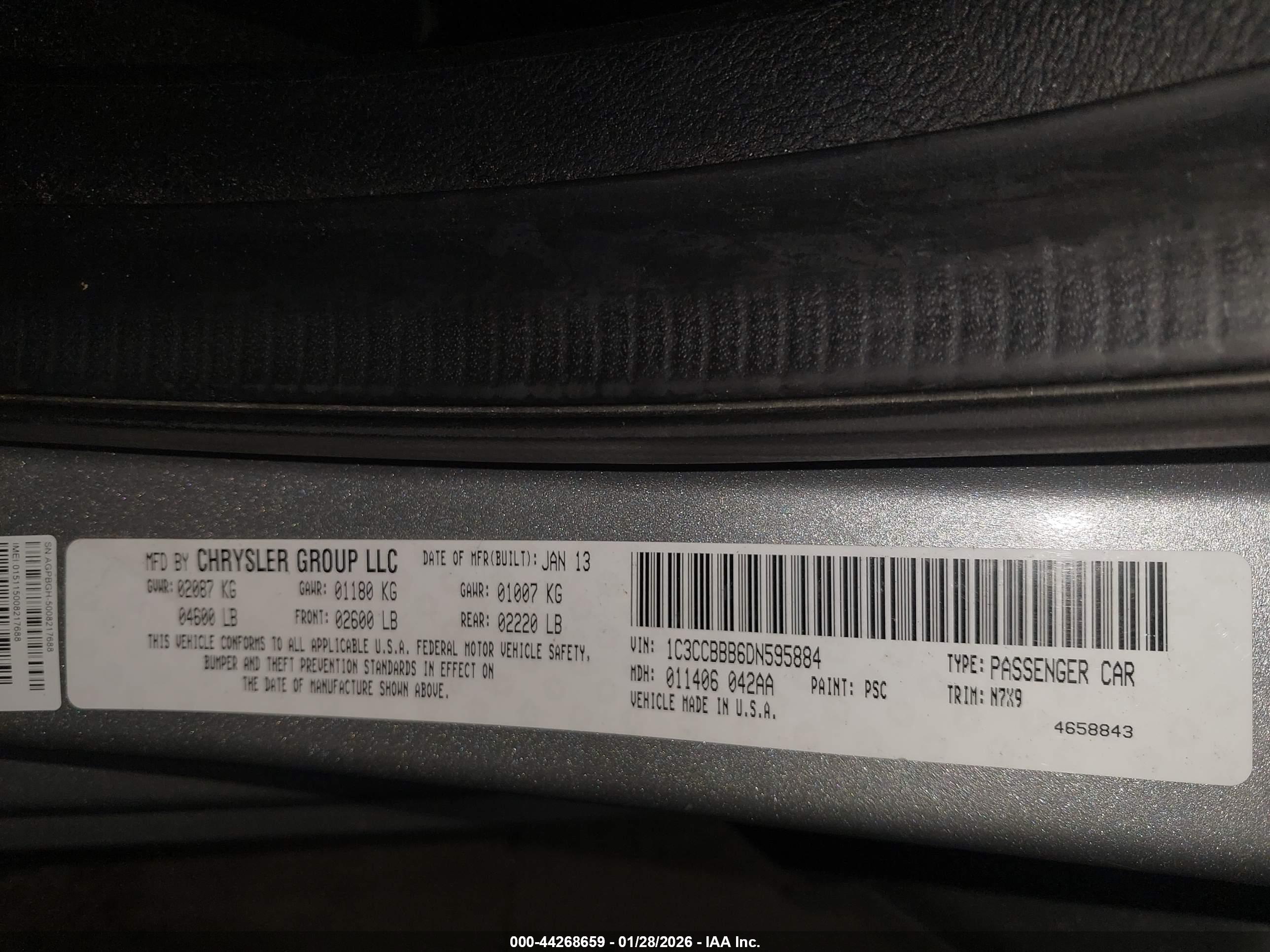 CHRYSLER 200 image 9