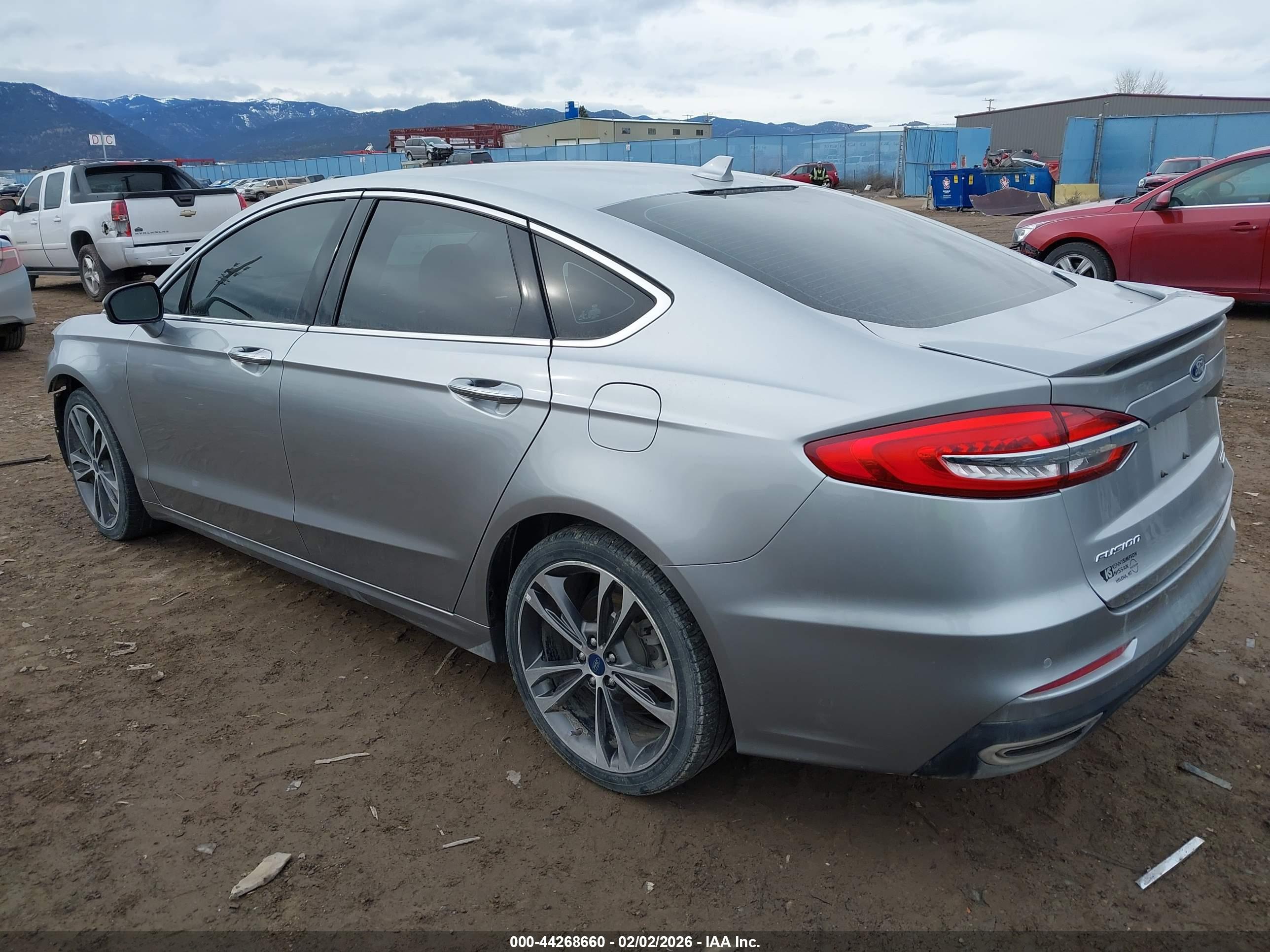 FORD FUSION image 3