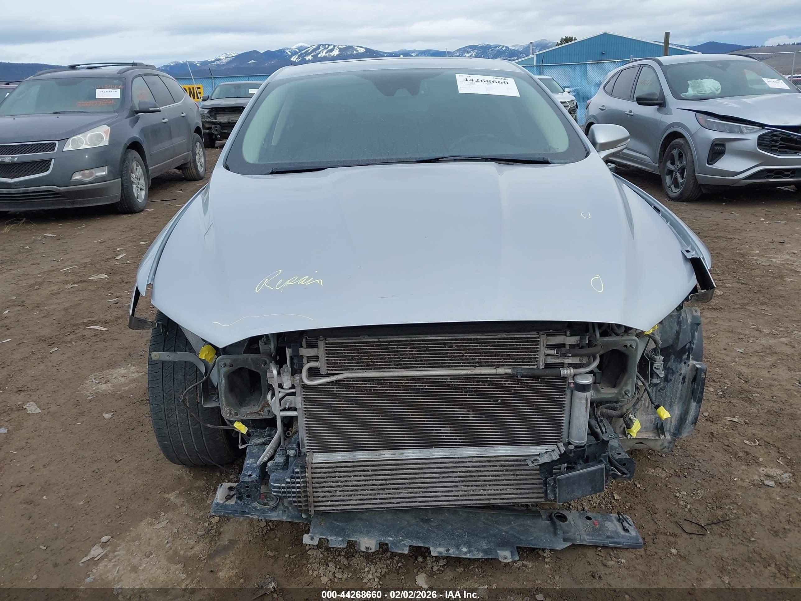 FORD FUSION image 6