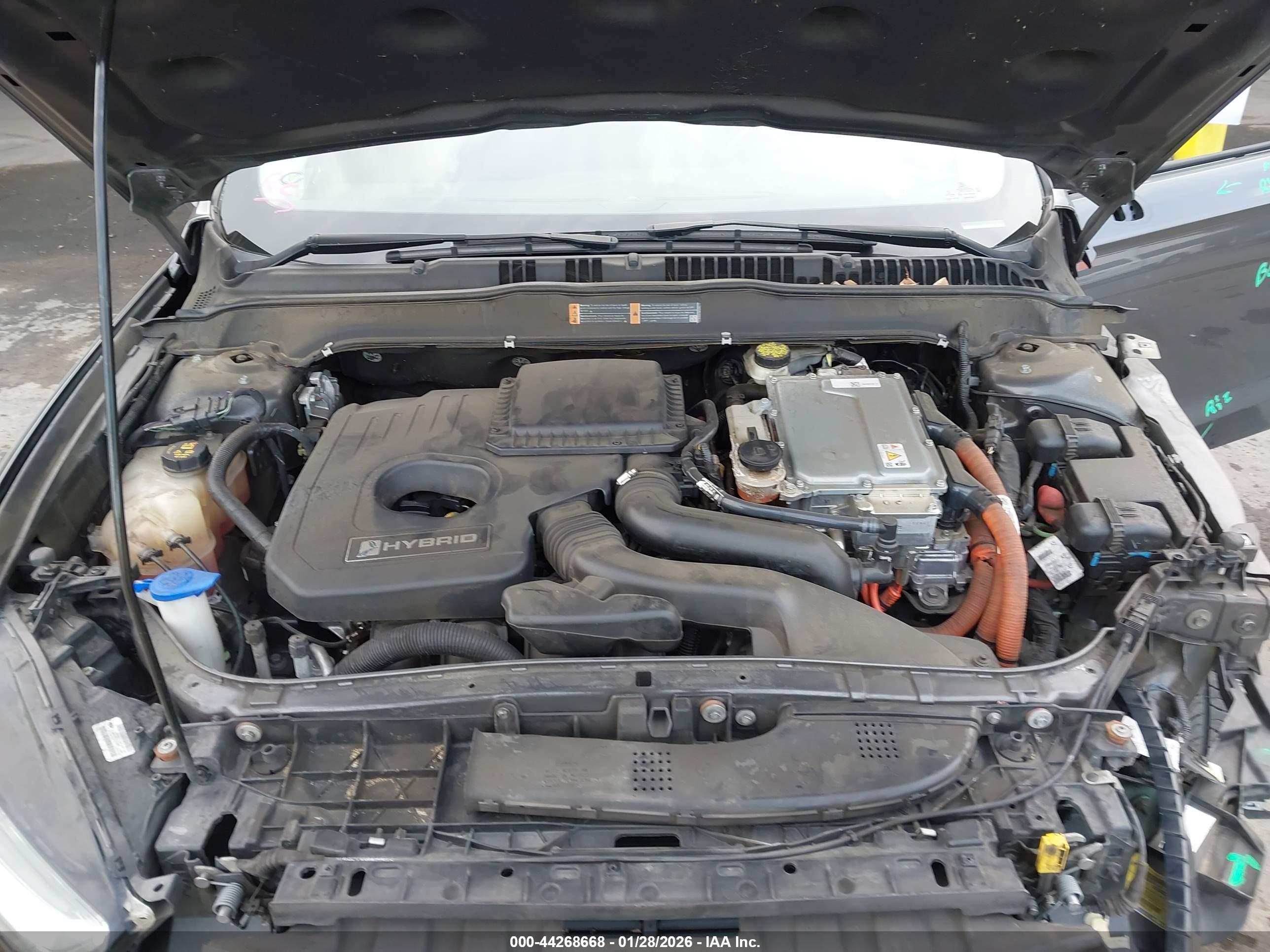 FORD FUSION image 10