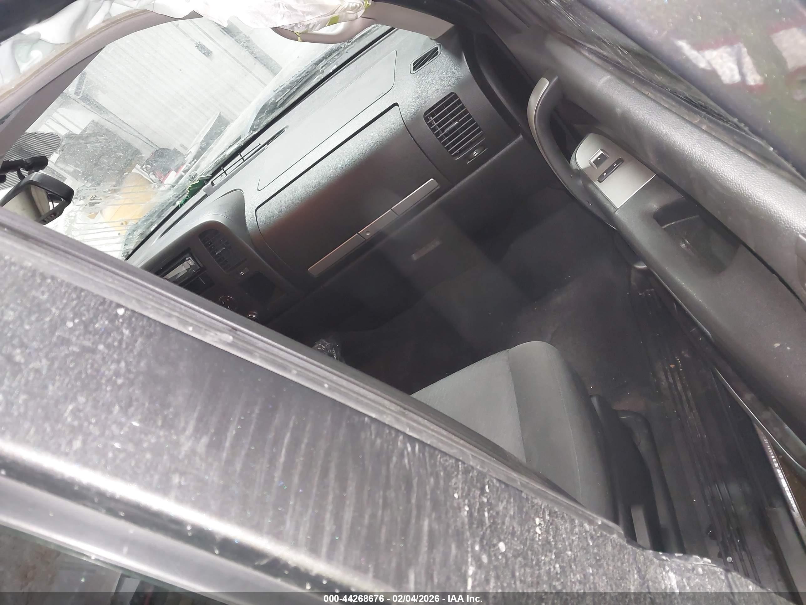 CHEVROLET SILVERADO image 5