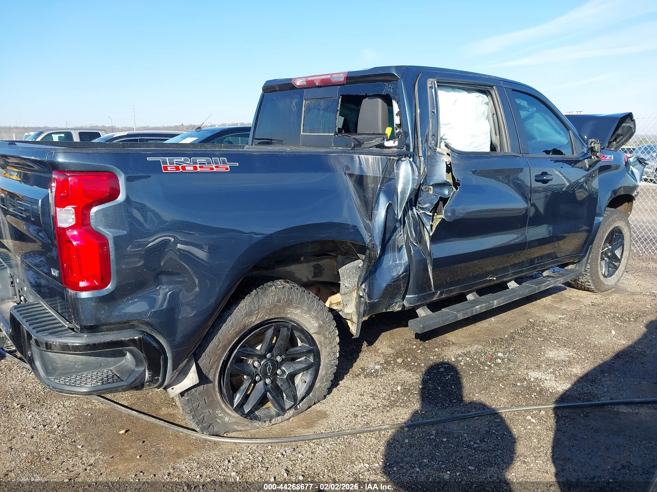 CHEVROLET SILVERADO image 4