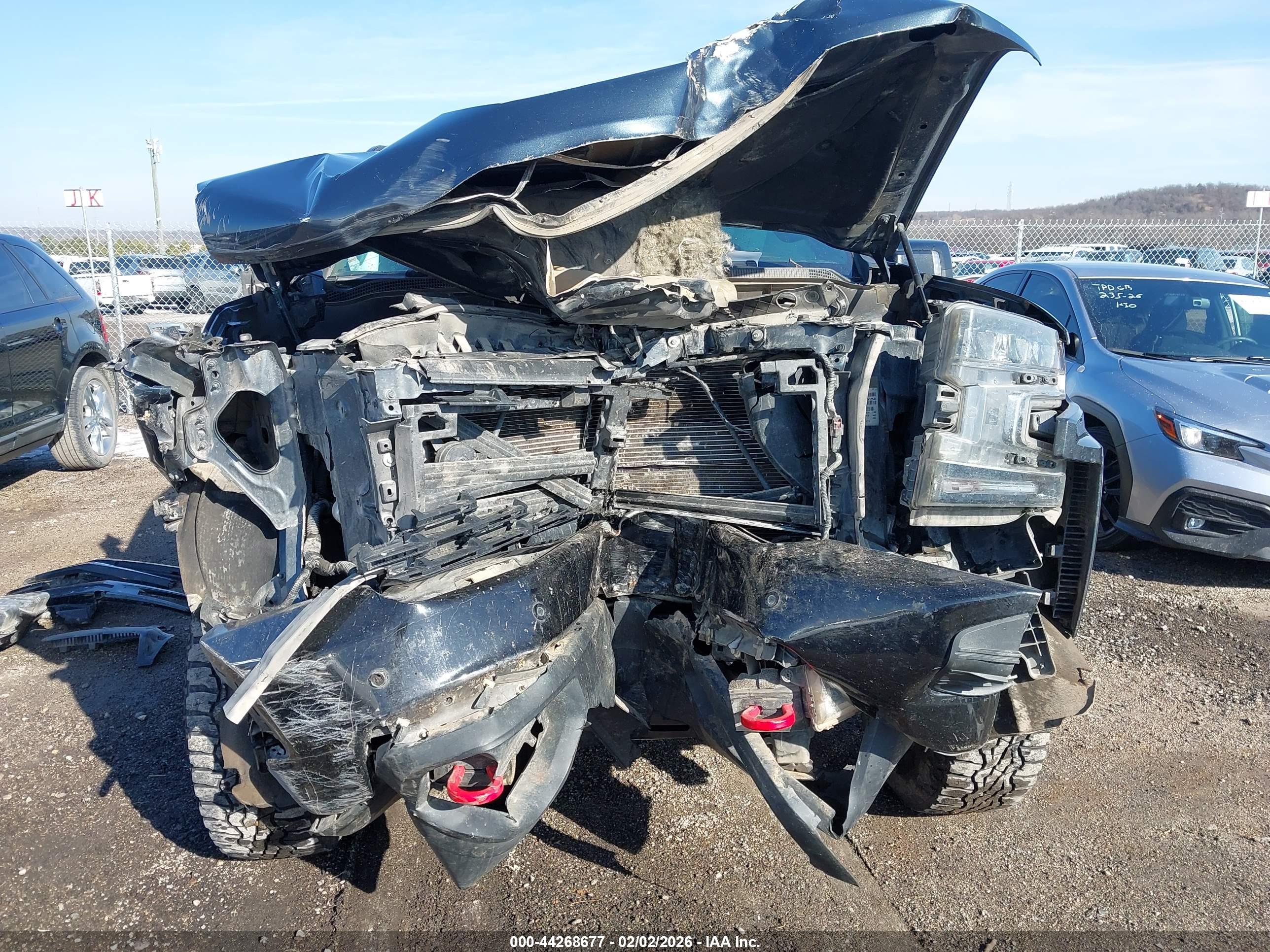 CHEVROLET SILVERADO image 6